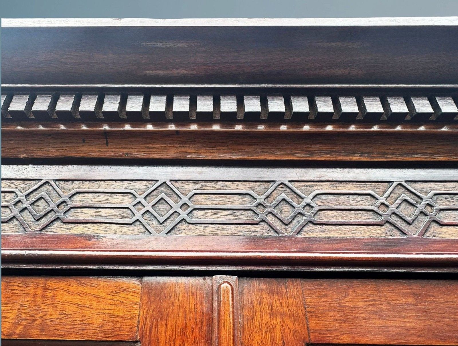 photo furniture Edwardian Mahogany Corner Cabinet