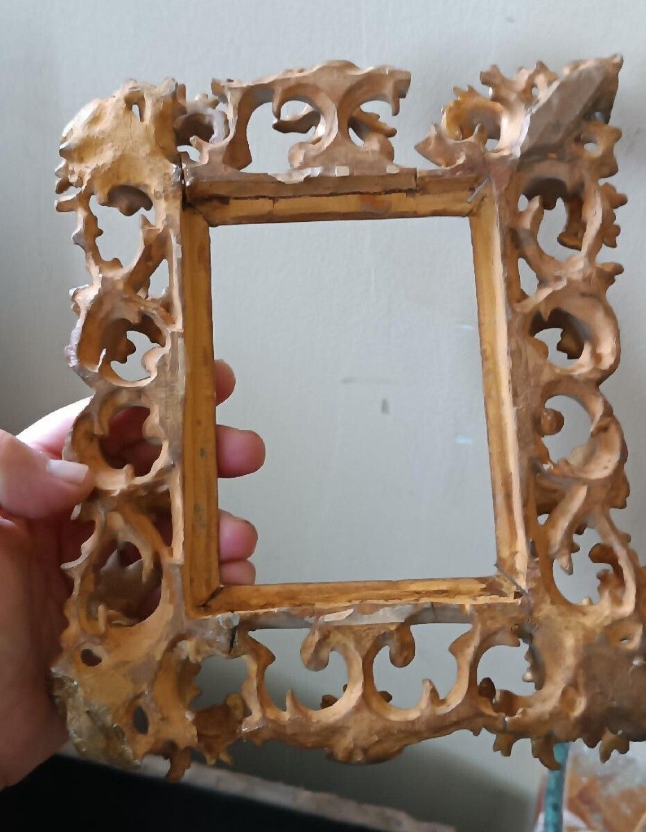 Antique Carved And Gilded Wooden Frame With Scrolls, Tuscany, 19th Century photo vintage