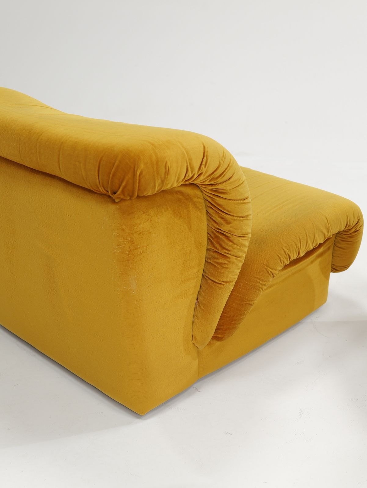 Pair Of Doimo Salotti Lounge Chairs, 1970s photo vintage