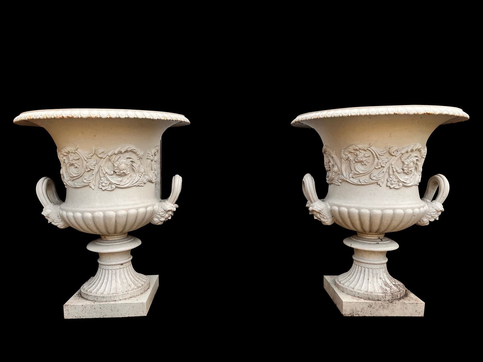 Large Campana Urns With Satyrs Masks From The English Foundry Andrew Handyside photo furniture