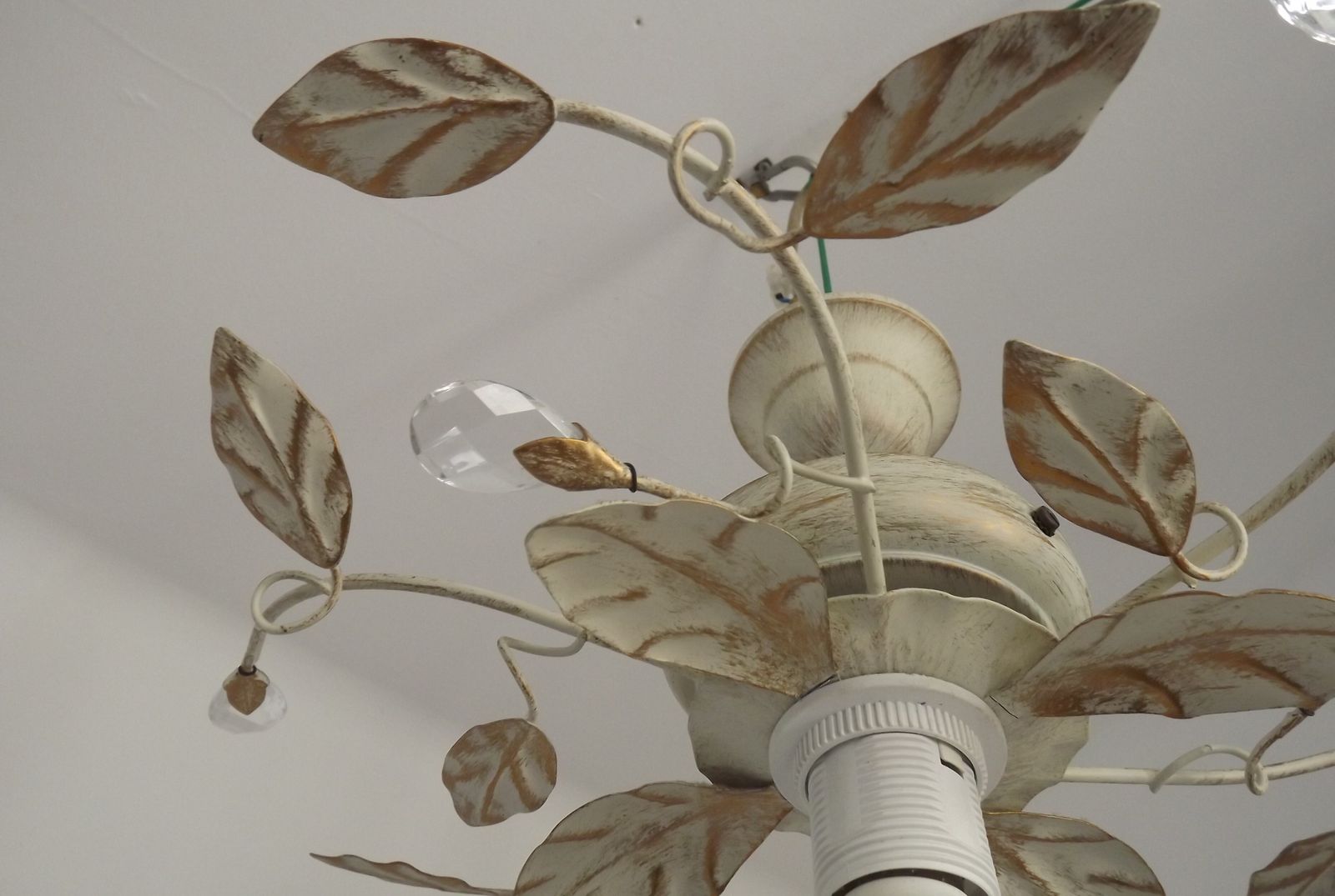 photo vinterior Charming Vintage Toleware Semi Flush Ceiling Light Cream And Gold Leaves Glass Crystals Beads
