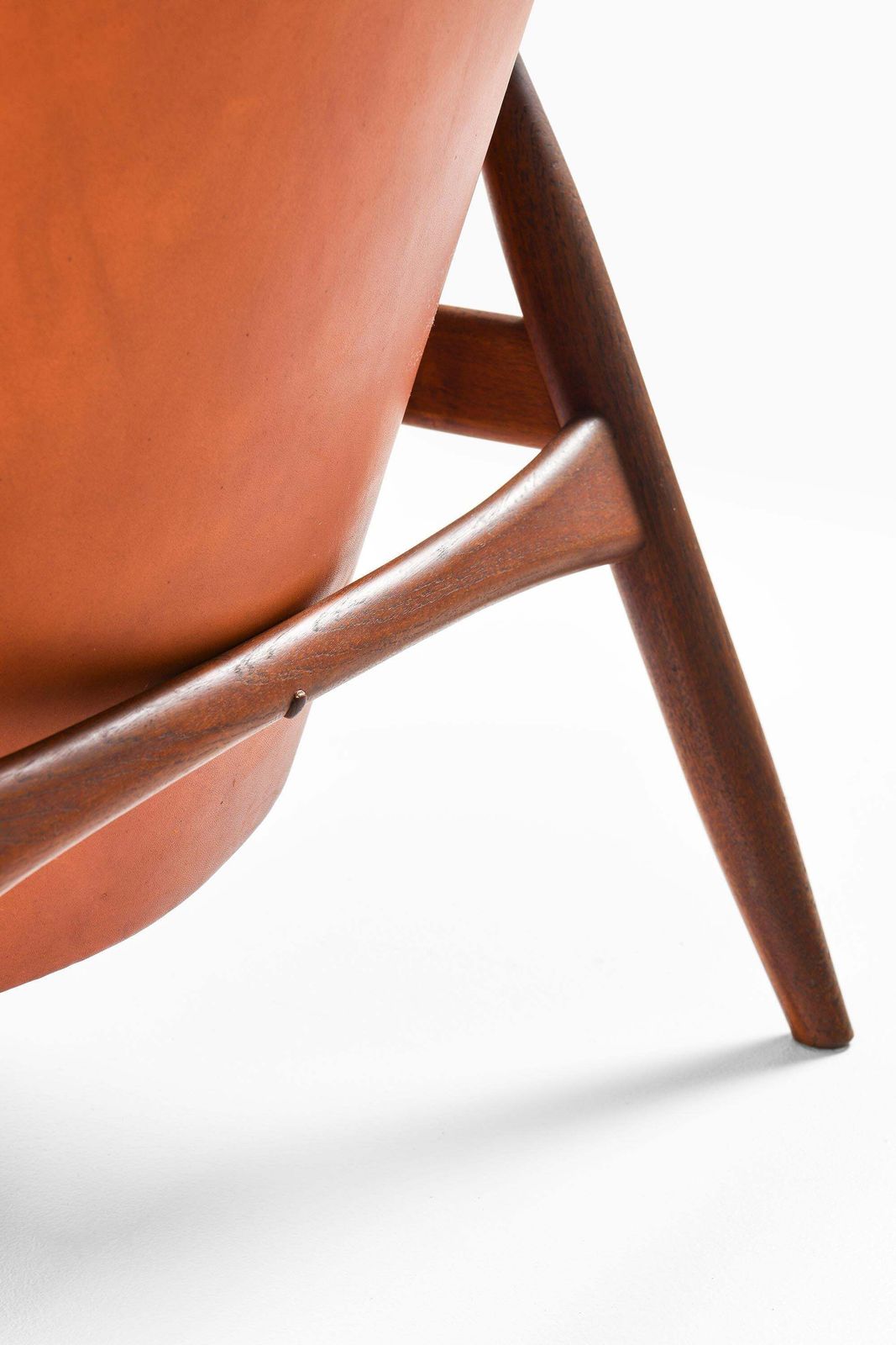 photo furniture Easy Chair In Leather And Teak By Ib Kofod Larsen, 1950s