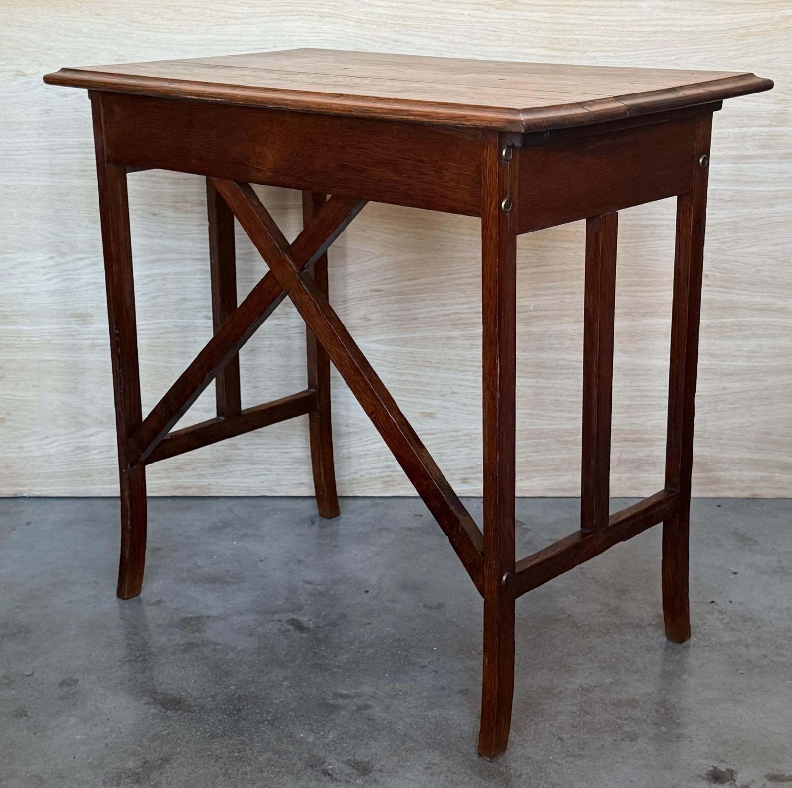 Table d'appoint baroque espagnole en noyer foncé avec tiroir, restaurée photo vintage