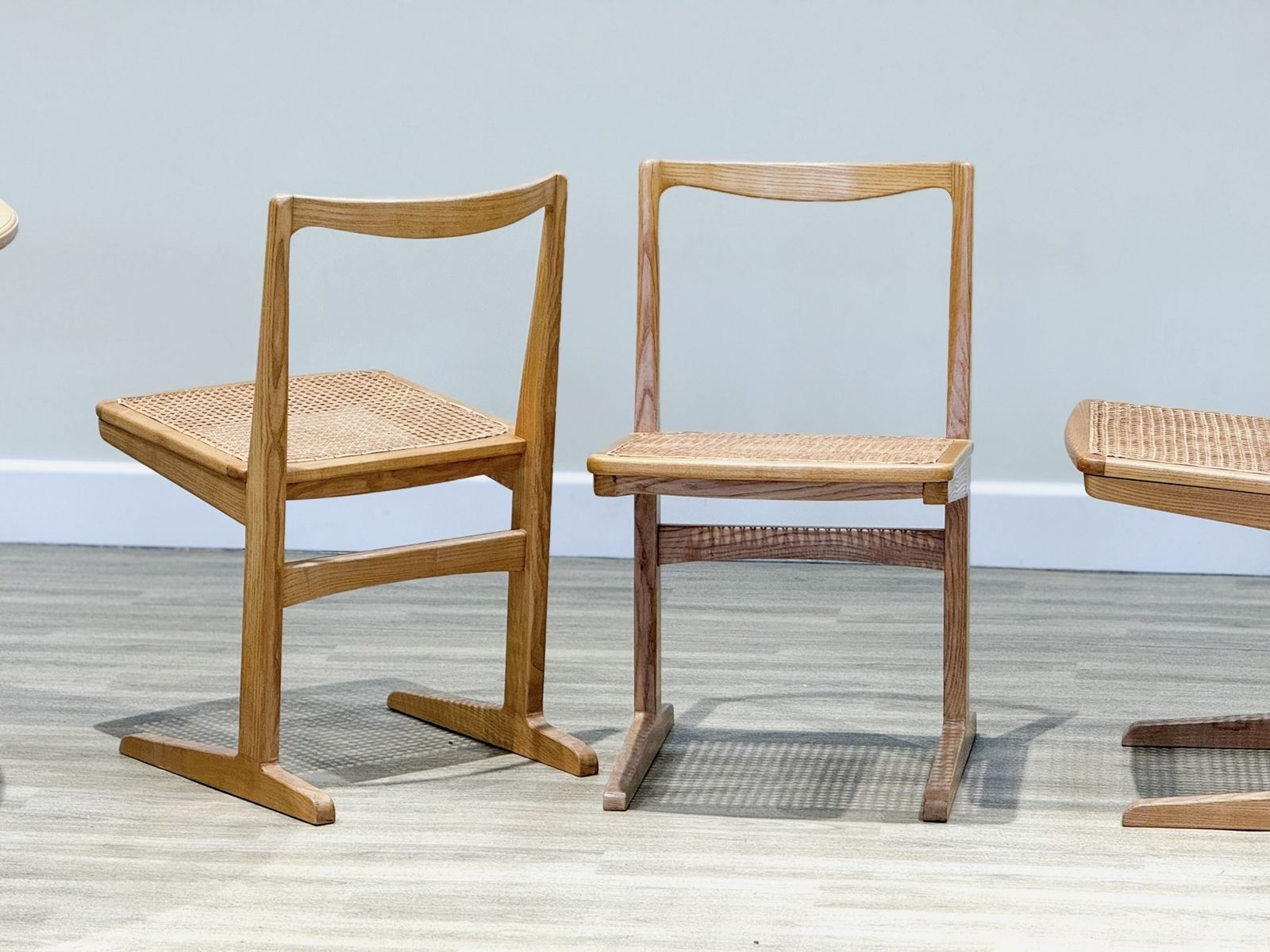 Mid Century Elm Circular Dining Table & 4 Rattan Chairs – Original 1960s Set photo vintage