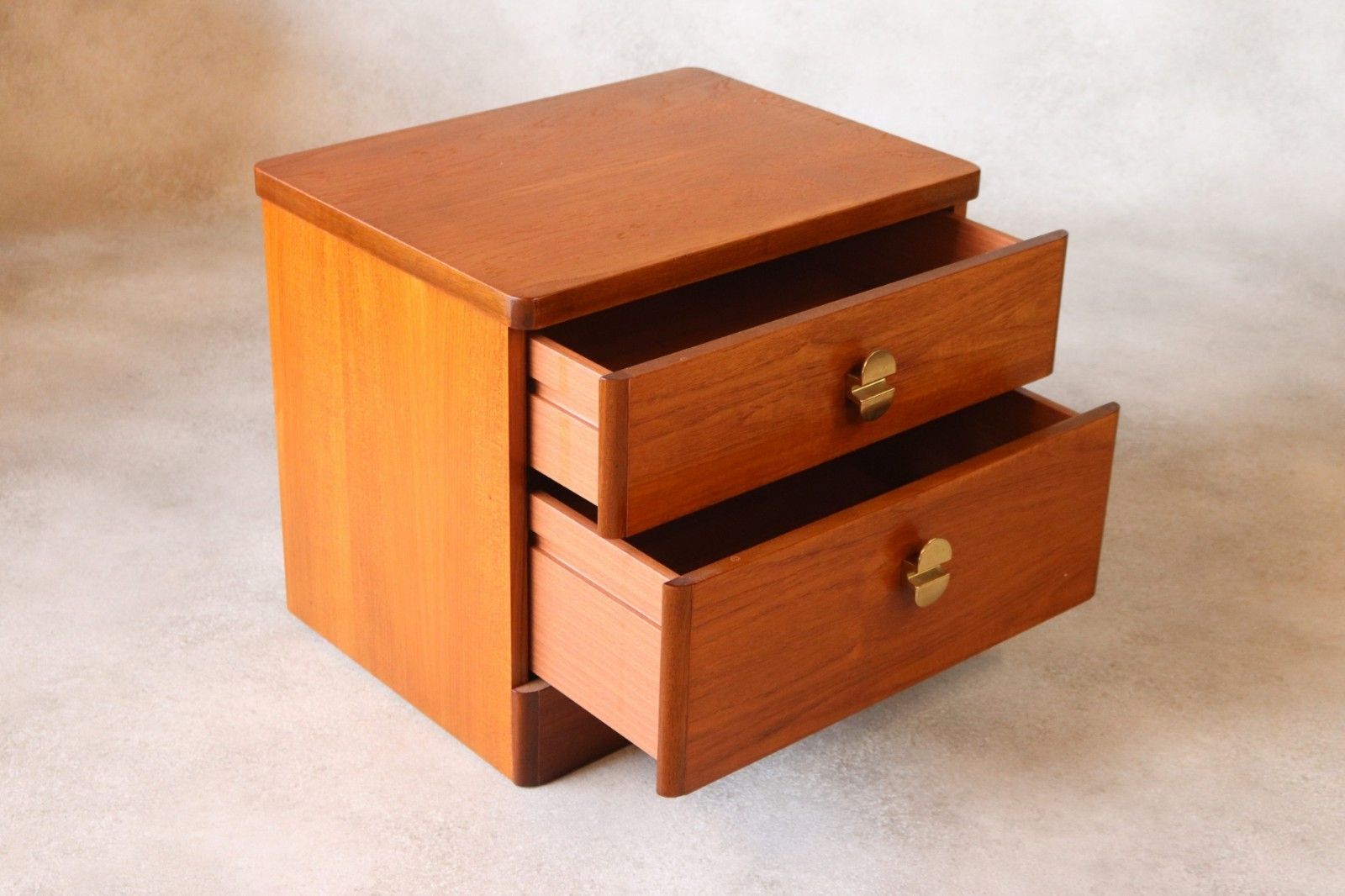 Mid Century Teak Stag Cantata Bedside Cabinet 2 Drawer Chest photo for sale
