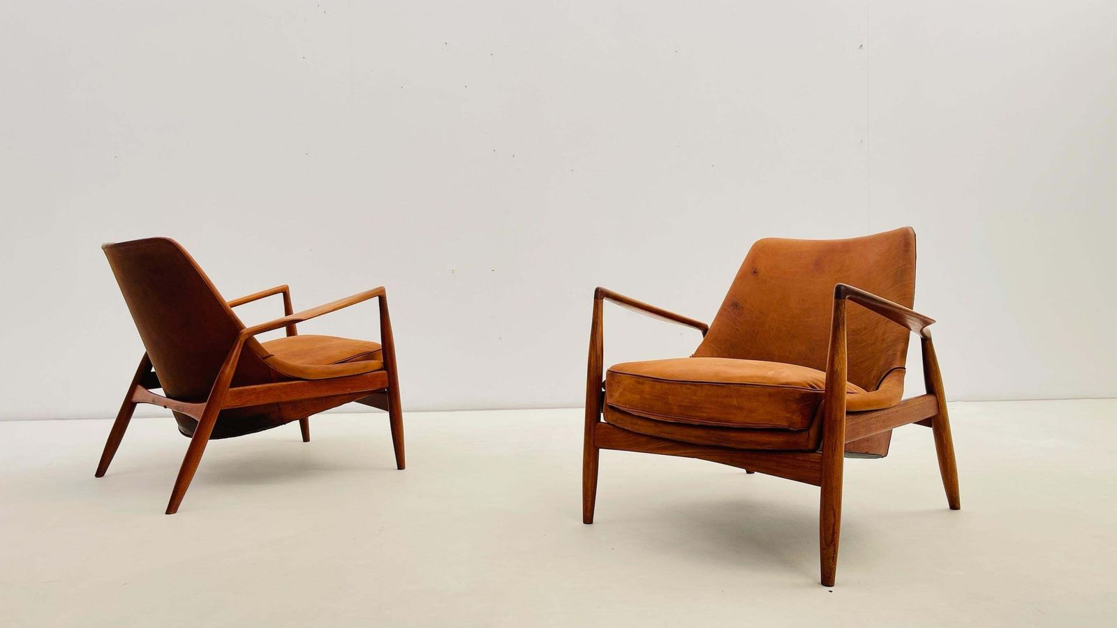 photo buy 'Seal' Armchairs By Ib Kolof Larsen