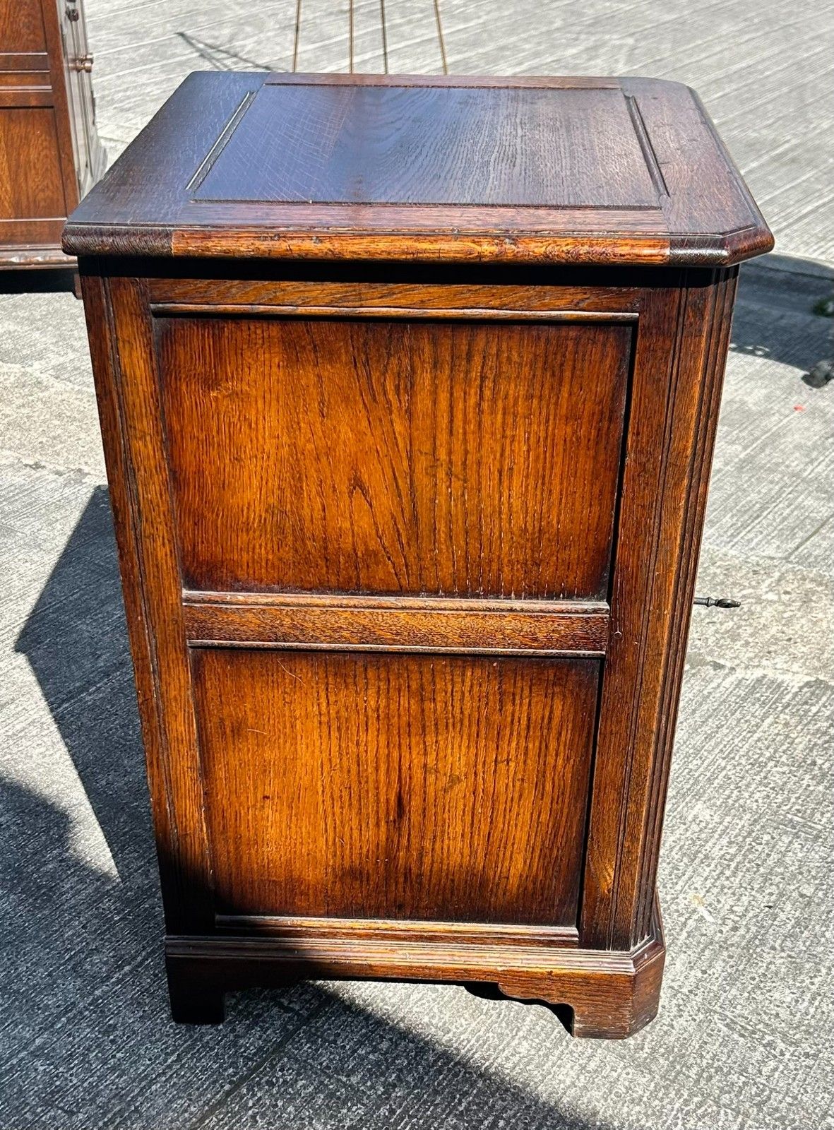 Good Quality Cumpers Of Salisbury English Oak Cupboard Side Cabinet photo vintage