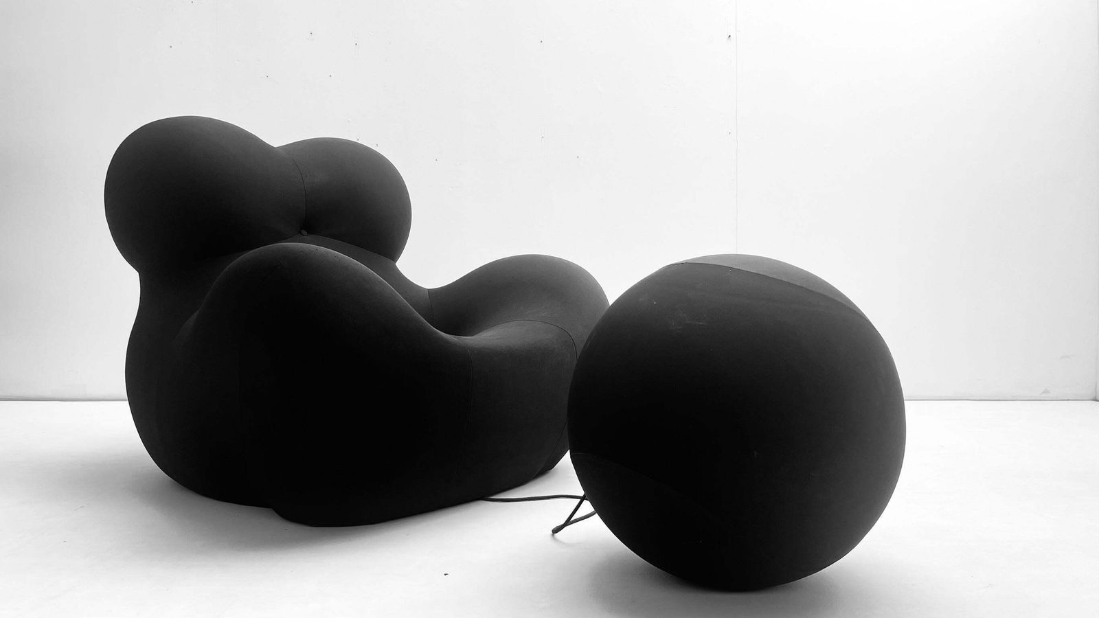 Up5&6 "La Mamma" By Gaetano Pesce Designed In 1969 photo 6117.0