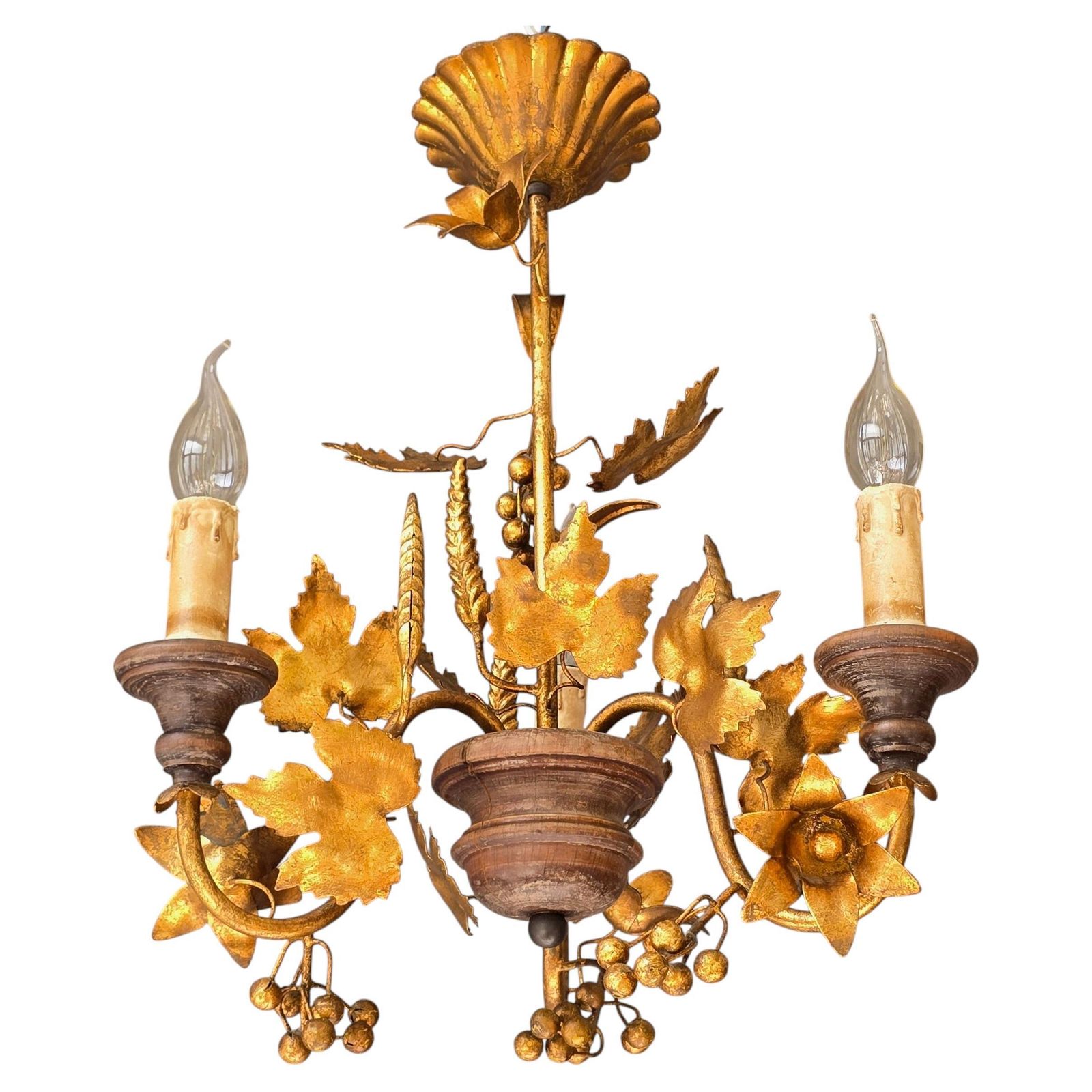 Italian Florentine Gilt Tole Chandelier With Grapes And Wheat, 1960s