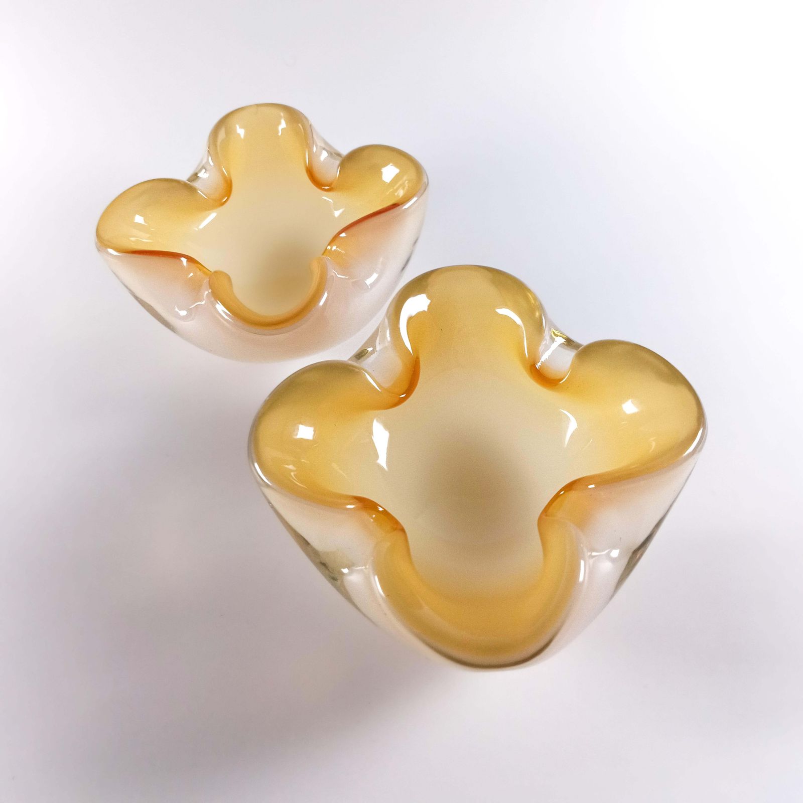 Pair Of Mid Century Murano Sommerso Glass Bowls Attributed To Archimede Seguso photo vintage