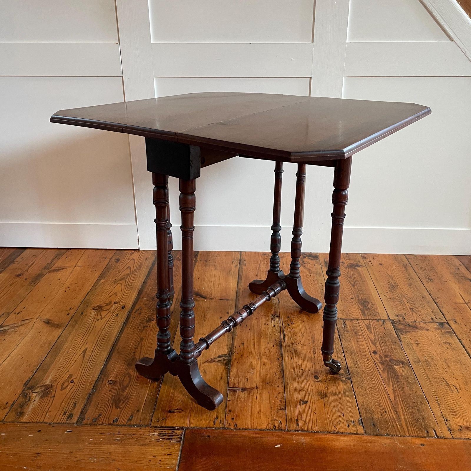 Antique Mahogany Gateleg Drop Leaf Table Turned Legs Side End Table English Vintage Solid Wood Folding Accent photo for sale