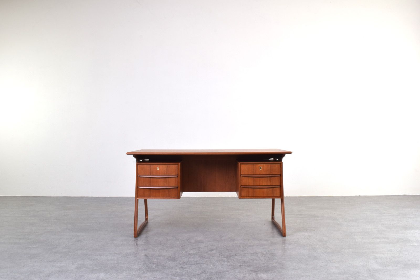 Mid Century Danish Teak Executive Desk By Svend åge Madsen For H.P. Hansen, 1960s. photo for sale