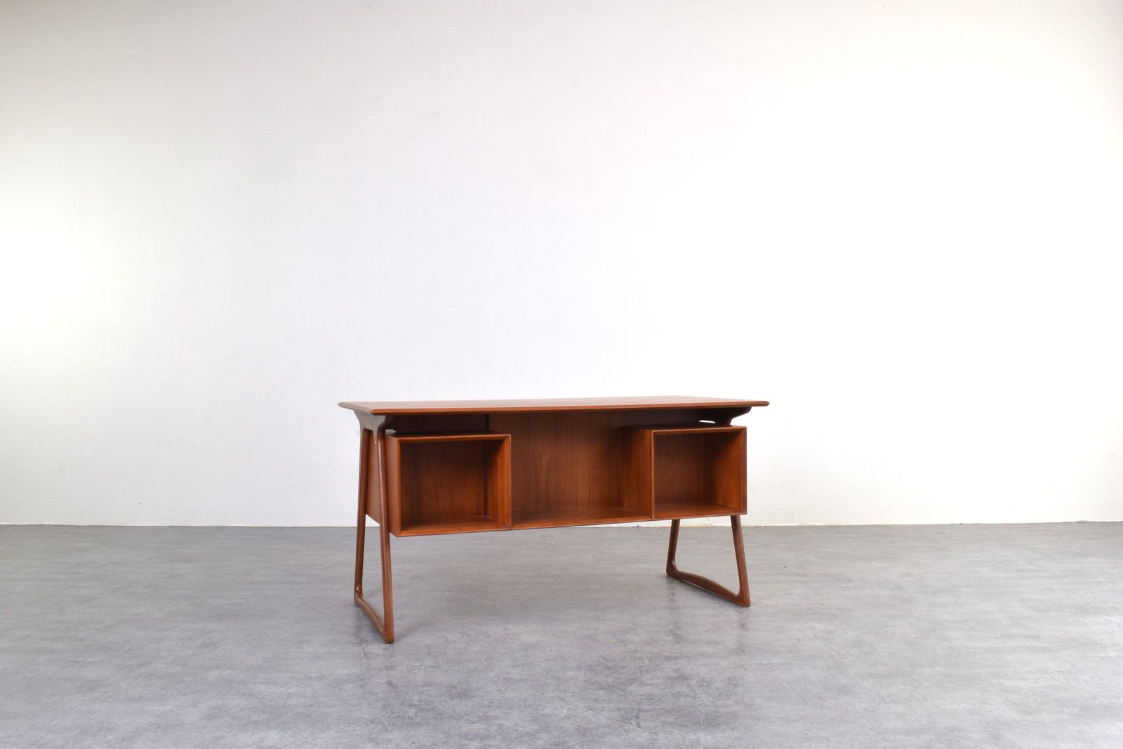 Mid Century Danish Teak Executive Desk By Svend åge Madsen For H.P. Hansen, 1960s. photo 2850.0