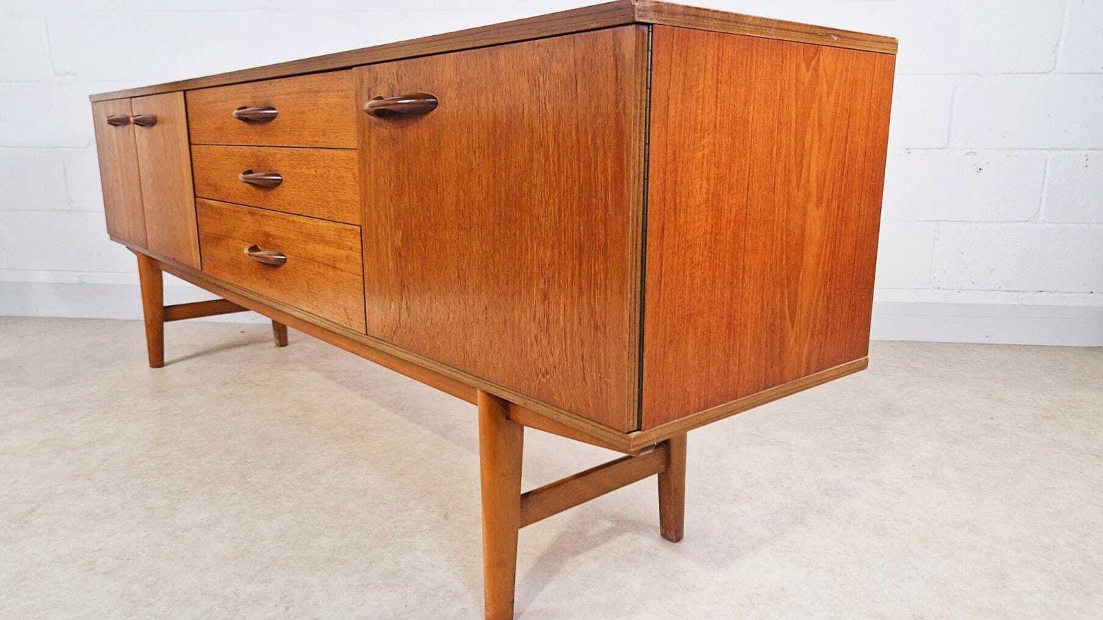 Avalon Vintage 1960s Danish Medium Teak Design Long John Sideboard Buffet Credenza photo 795.0
