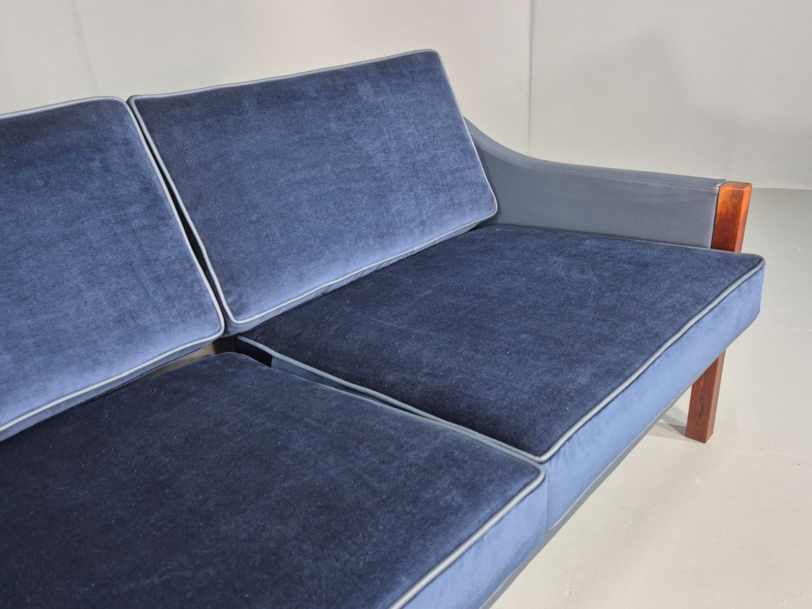 Vntage 2 Seater Sofa Danish Erik Jorgensen New Leather Upholstery  Eb11927 M2ss photo 1900.0
