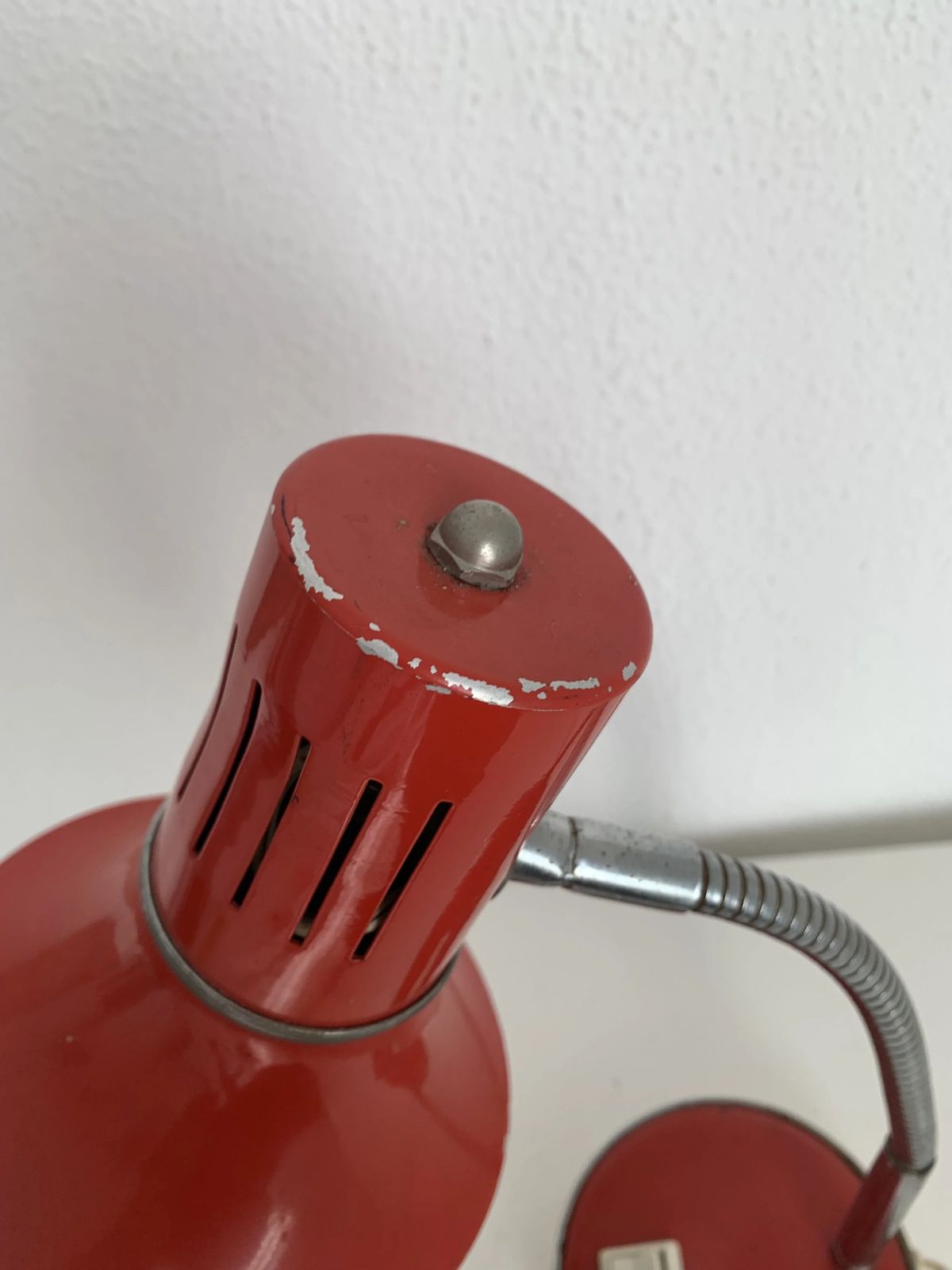 Vintage 1960s Veneta Lumi Italy Desk Lamp, Red   35 Cm photo vinterior