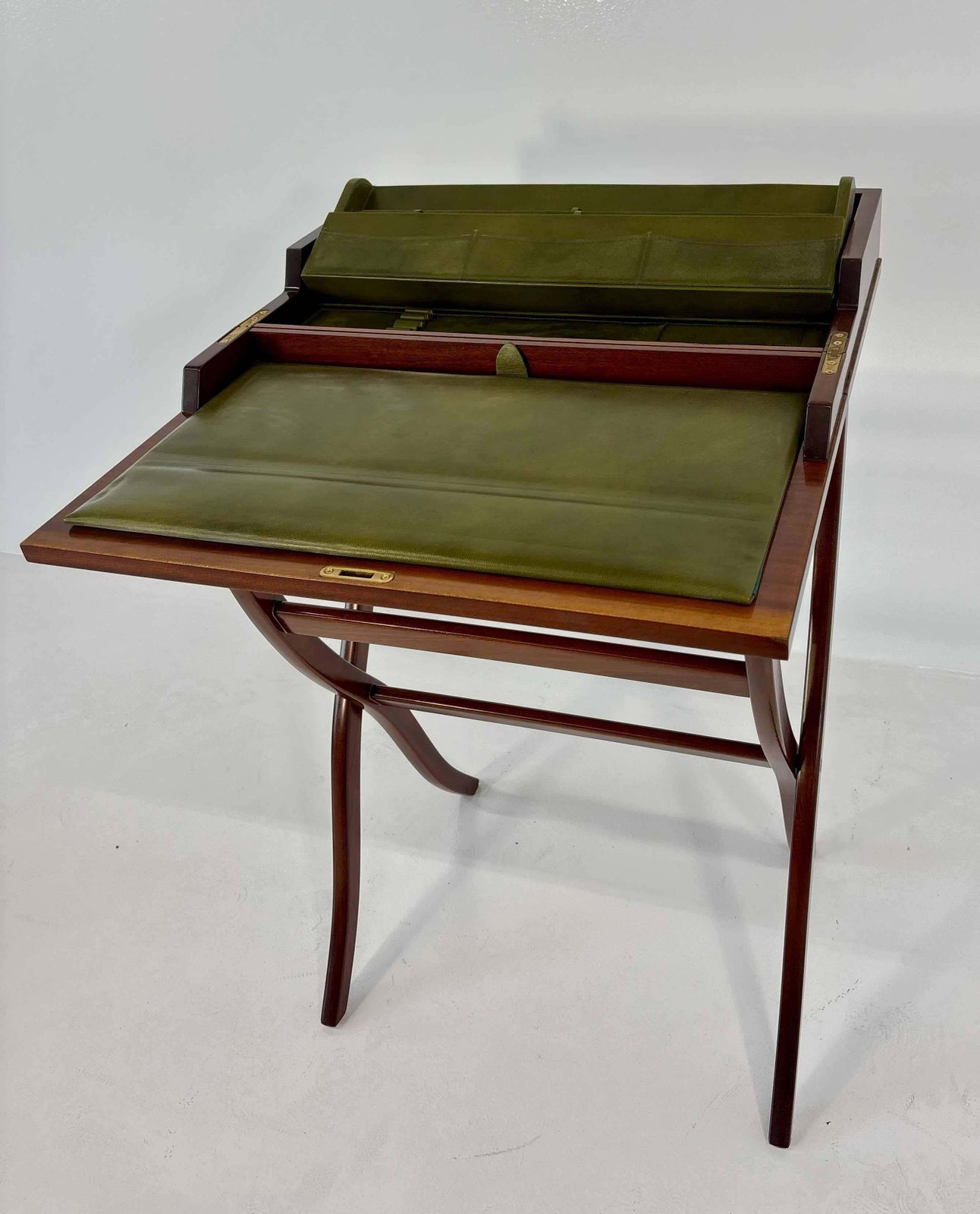 photo furniture Italian Travel Writing Desk With Fine Veneer And Green Leather, De Baggis Cantù