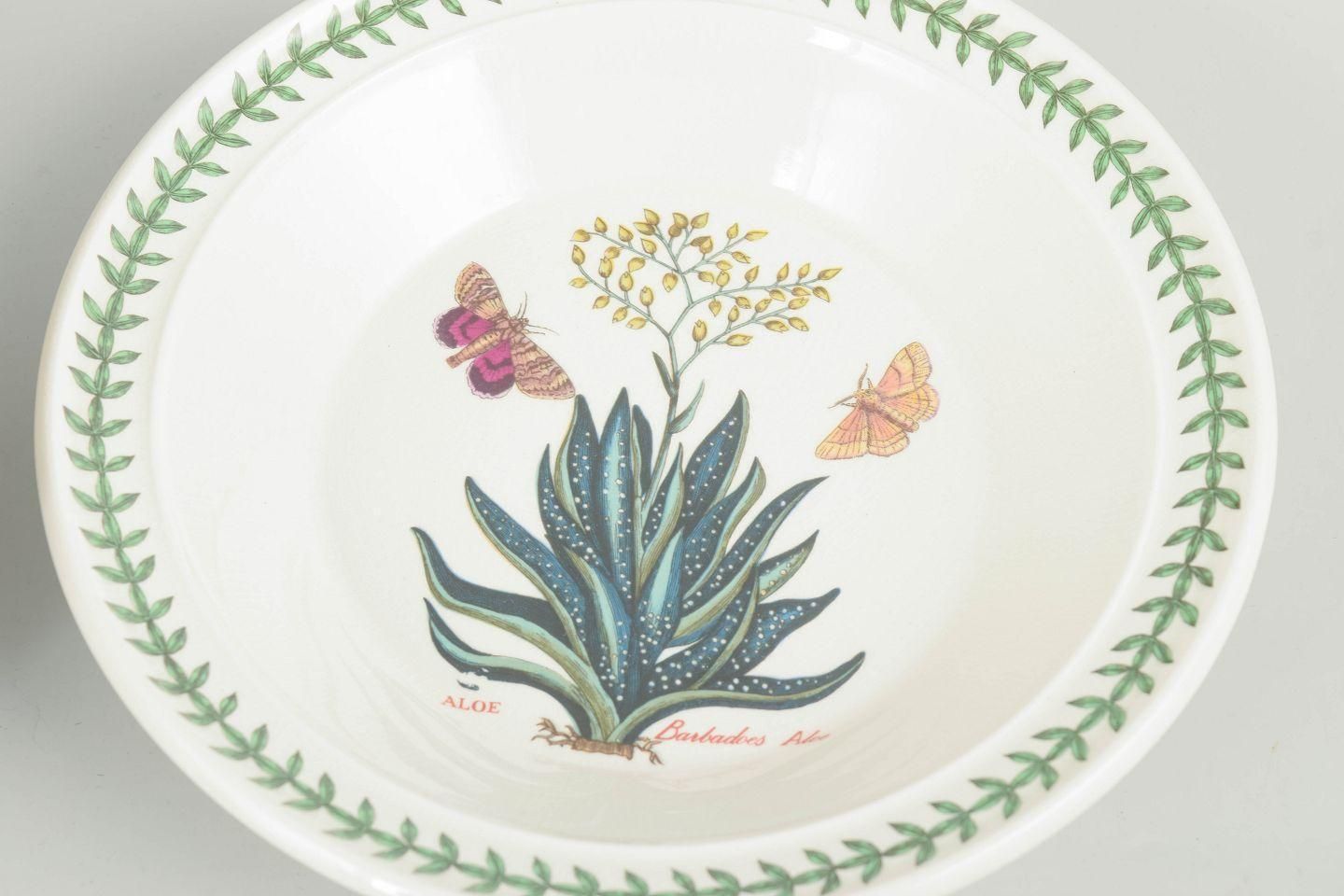Portmeirion England. Lot de 5 assiettes creuses en faïence. Série « The Botanic Garden ». photo Décoration