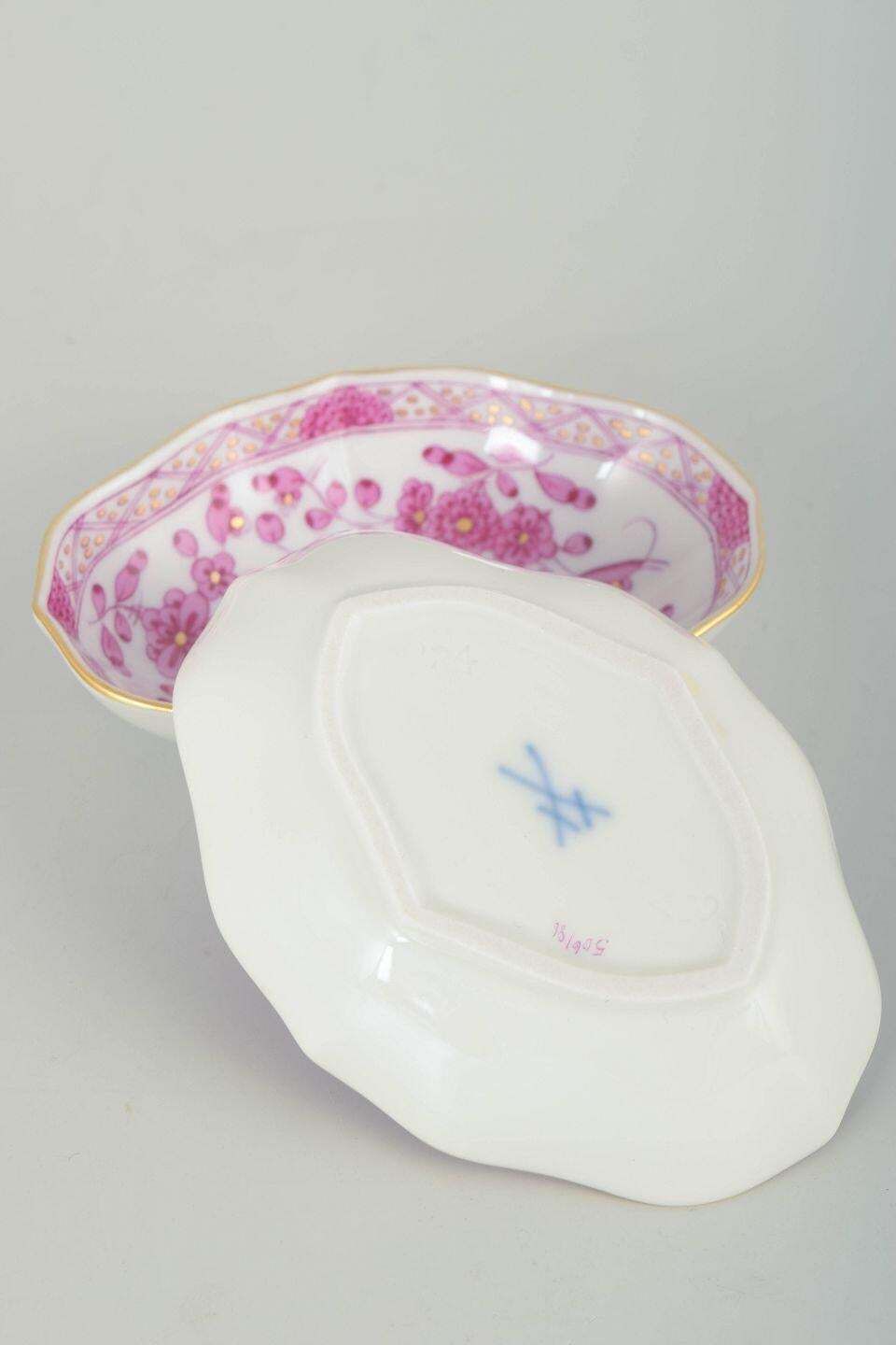 Meissen, “Pink Indian”. Pair Of Small Oval Porcelain Bowls, Early 20th C. photo Home Decor