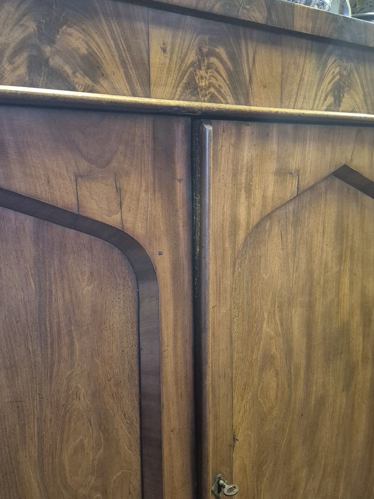 Victorian Flame Mahogany Cupboard photo 395.0