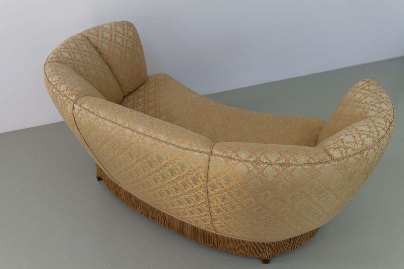Danish Art Deco Banana Sofa, 1940s. photo vintage