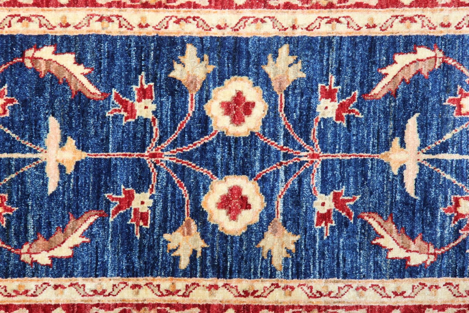 Tapis de couloir traditionnel bleu, tapis en laine bleu marine, tapis oriental photo for sale