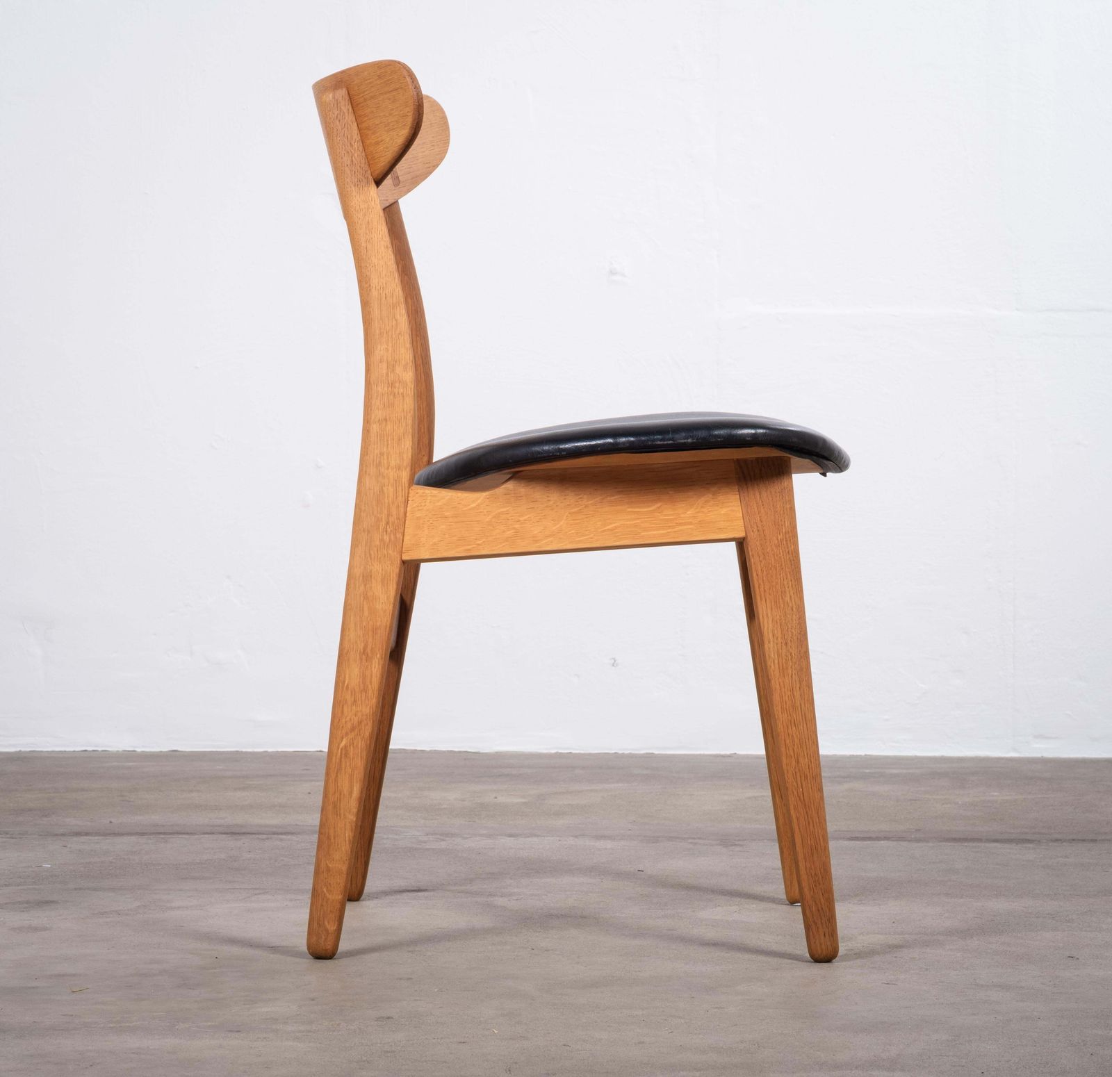 Eiken eetkamerstoel van Hans J. Wegner voor Carl Hansen & Søn, Denemarken, 1952 photo vinterior