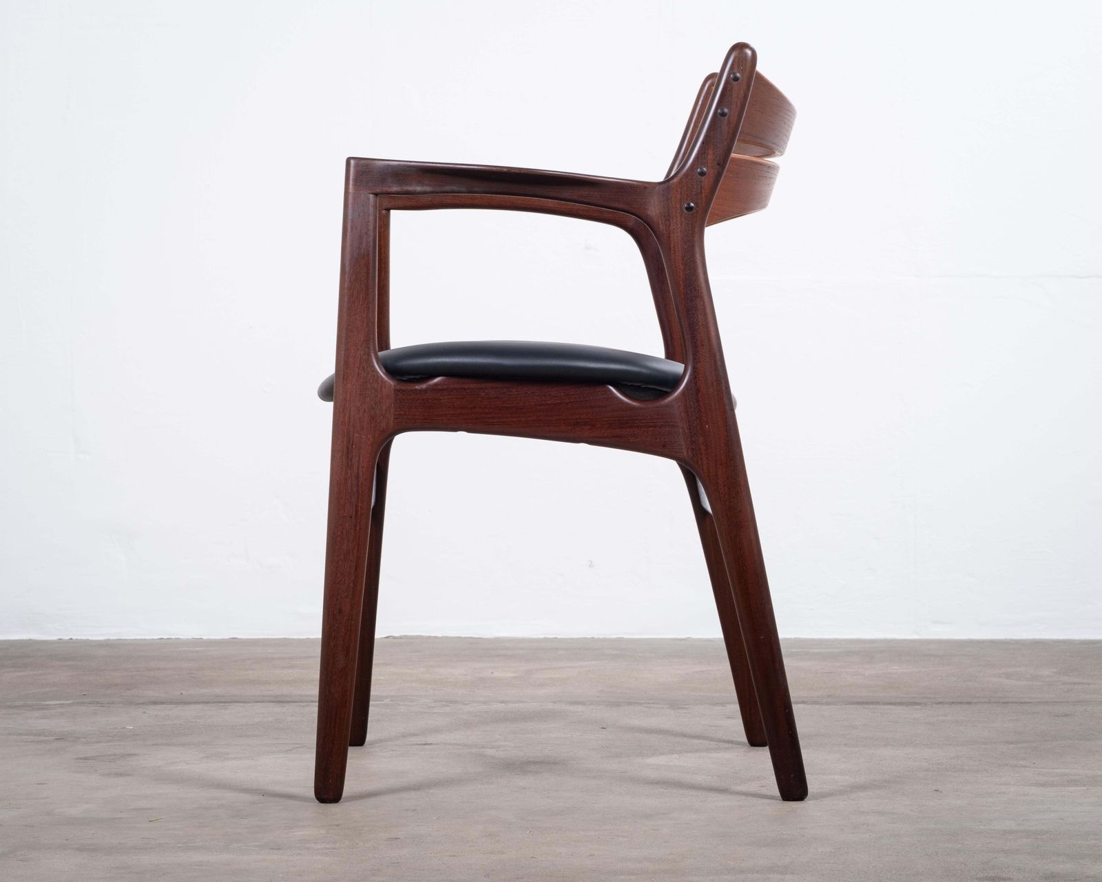 Fauteuil en teck par Erik Buch pour Christiansen Møbelfabrik, Danemark, années 1960 photo vintage