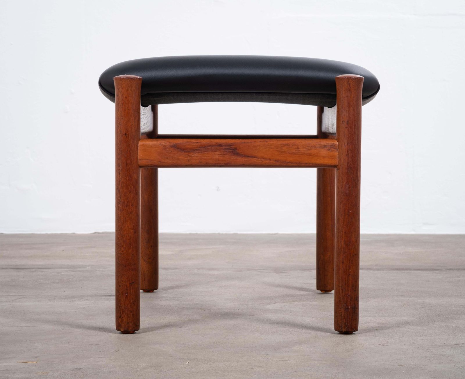 Tabouret en teck Søren Hansen pour Fritz Hansen, Danemark, années 1950 photo buy