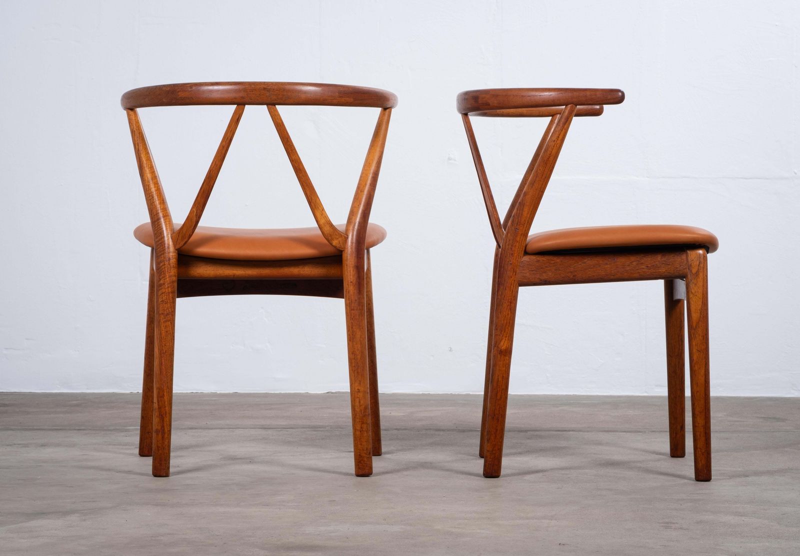 photo furniture Set Of 4 Model 255 Dining Chairs By Henning Kjærnulf For Bruno Hansen, Denmark