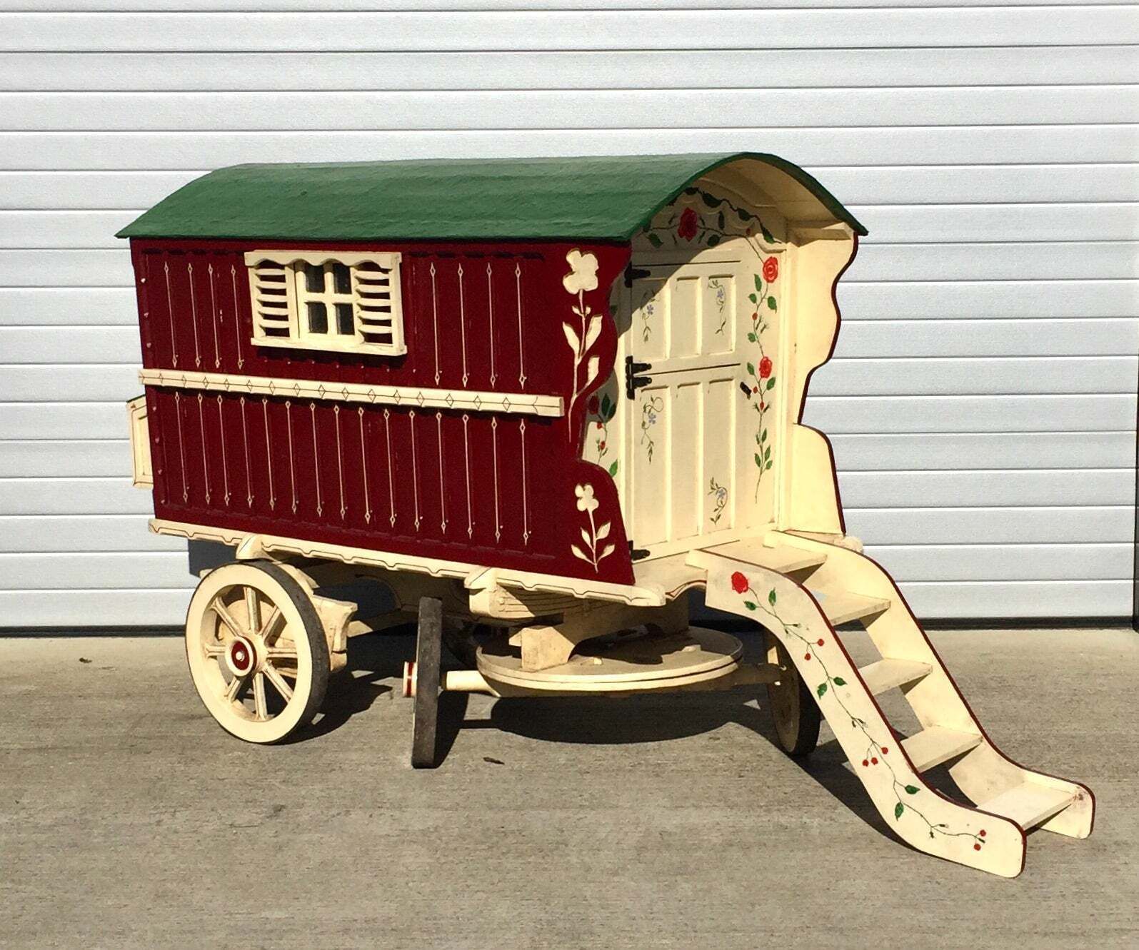 Gypsy Show Wagon (Vardo) – Horse Drawn Irish Cart – Late 20th Century photo for sale