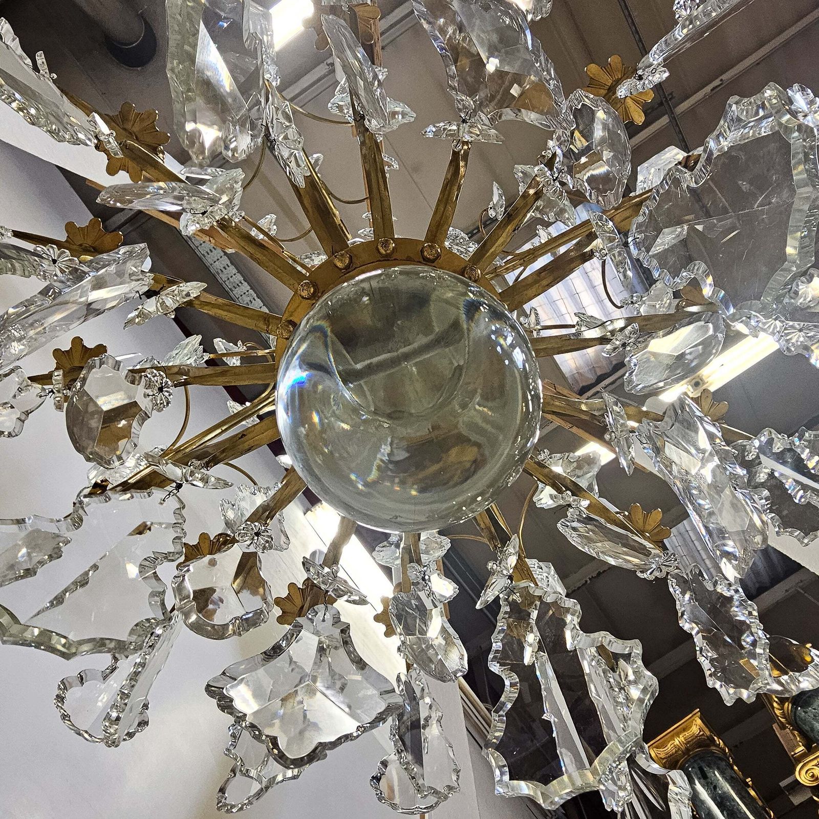Monumental 16 Arm French Louis XV Style Gilt Brass & Crystal Chandelier photo Lighting