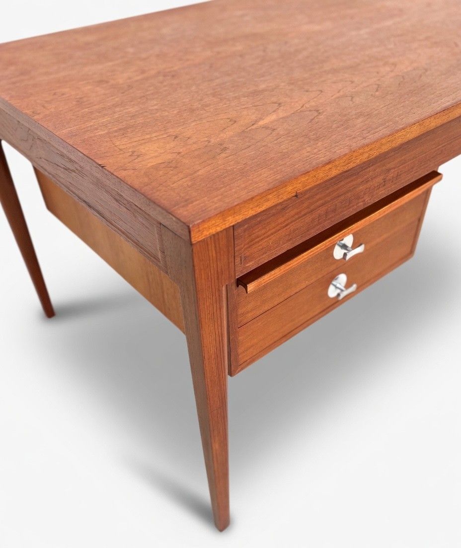 photo furniture Diplomat Desk By Finn Juhl For France & Søn / France & Daverkos