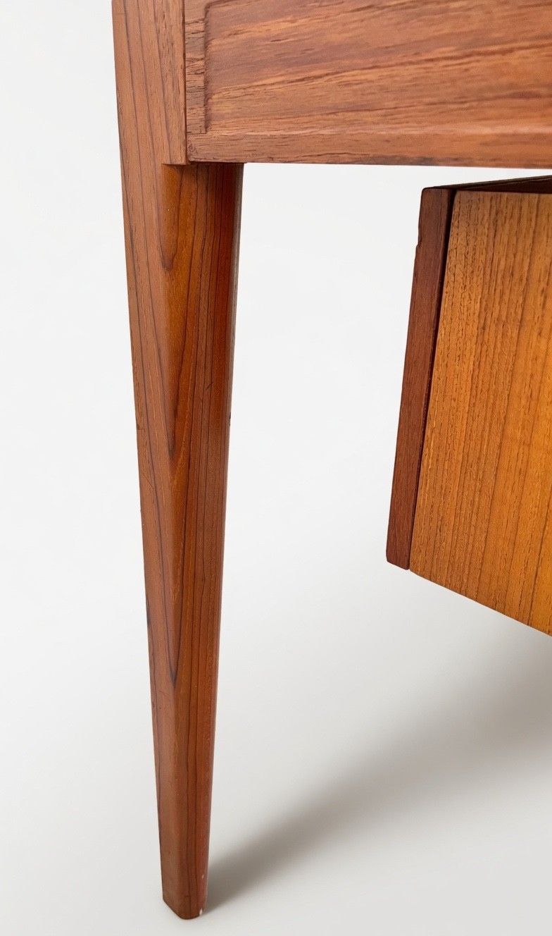 photo vinterior Diplomat Desk By Finn Juhl For France & Søn / France & Daverkos
