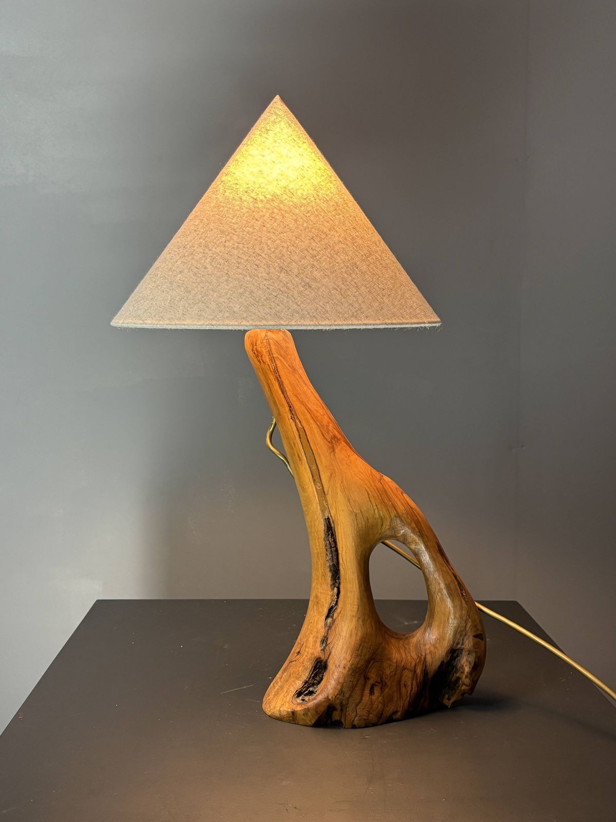 Lampe de table mid-century brutaliste en bois d'olivier, années 1950 photo for sale