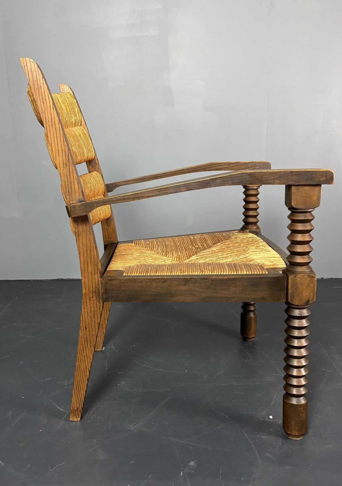 photo furniture Fauteuil à pieds tournés en jonc, dans le style de Charles Dudouyt, France, années 1950