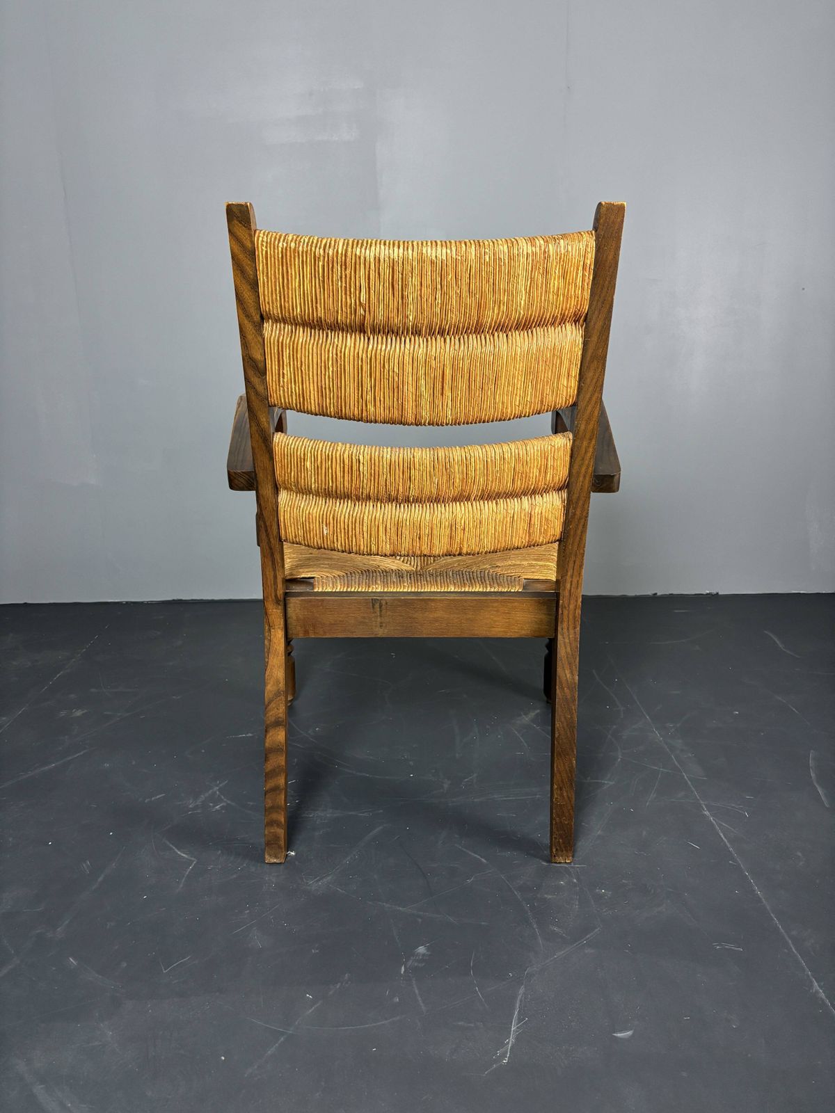 photo vinterior Fauteuil à pieds tournés en jonc, dans le style de Charles Dudouyt, France, années 1950