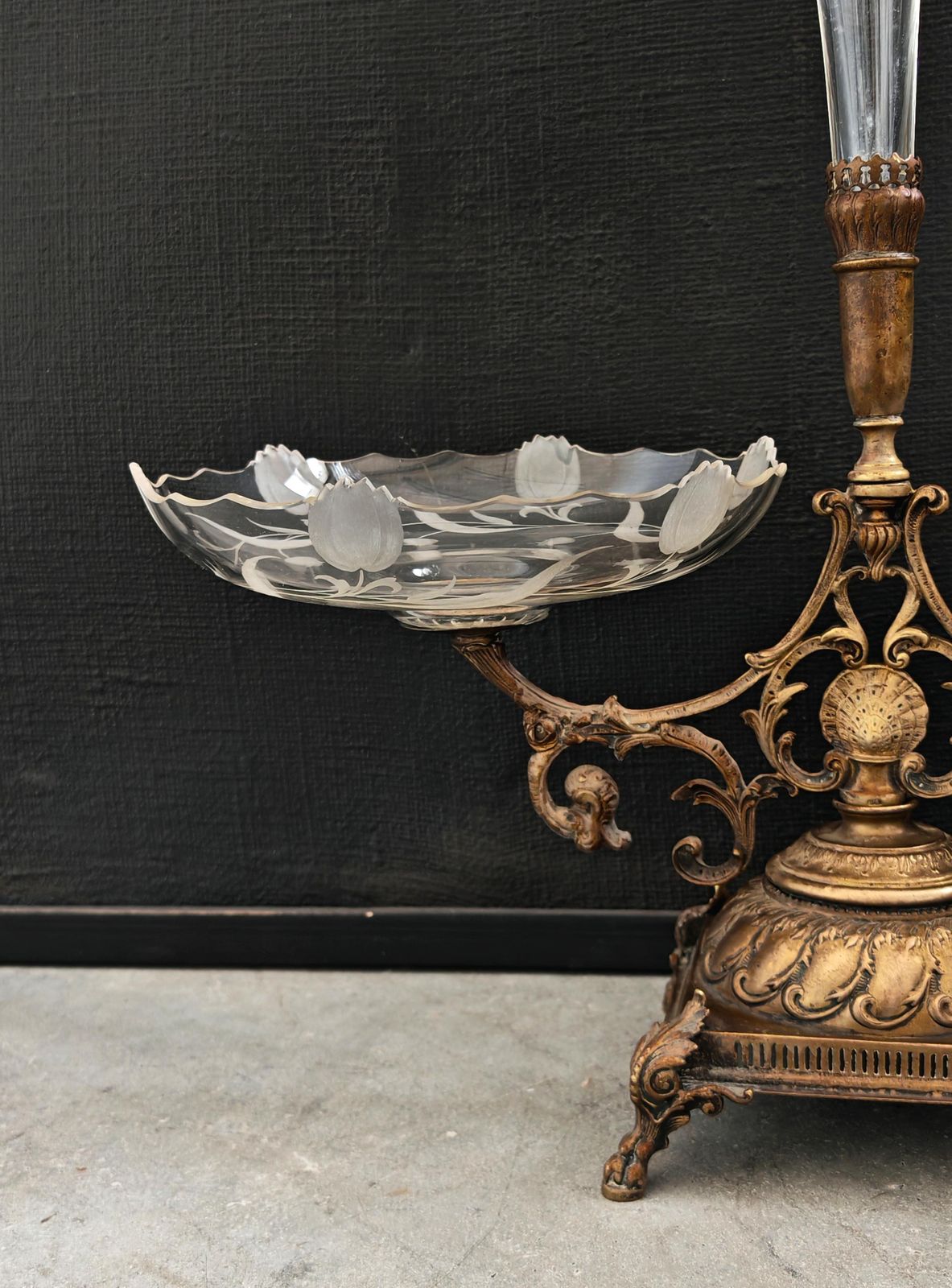 French Art Nouveau Gilt Bronze Epergne With Engraved Crystal Bowls, 1900s photo vinterior
