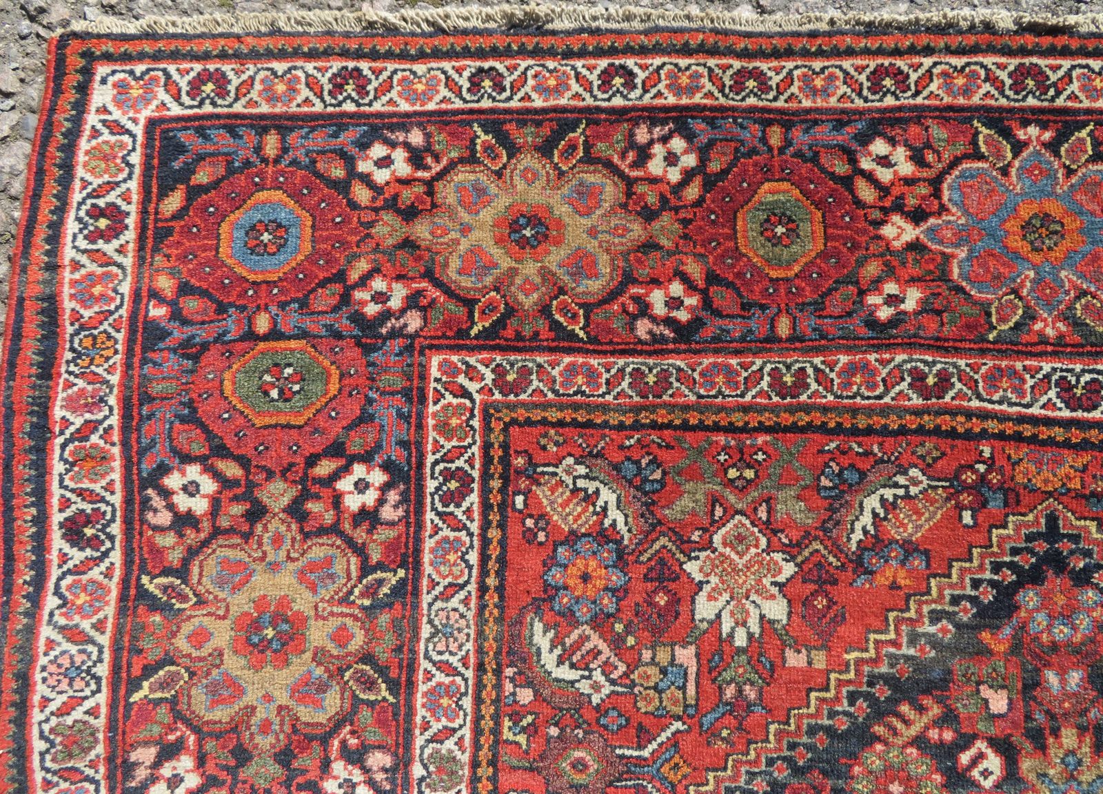 Fine Antique Rug. 204cm X 130cm photo vinterior
