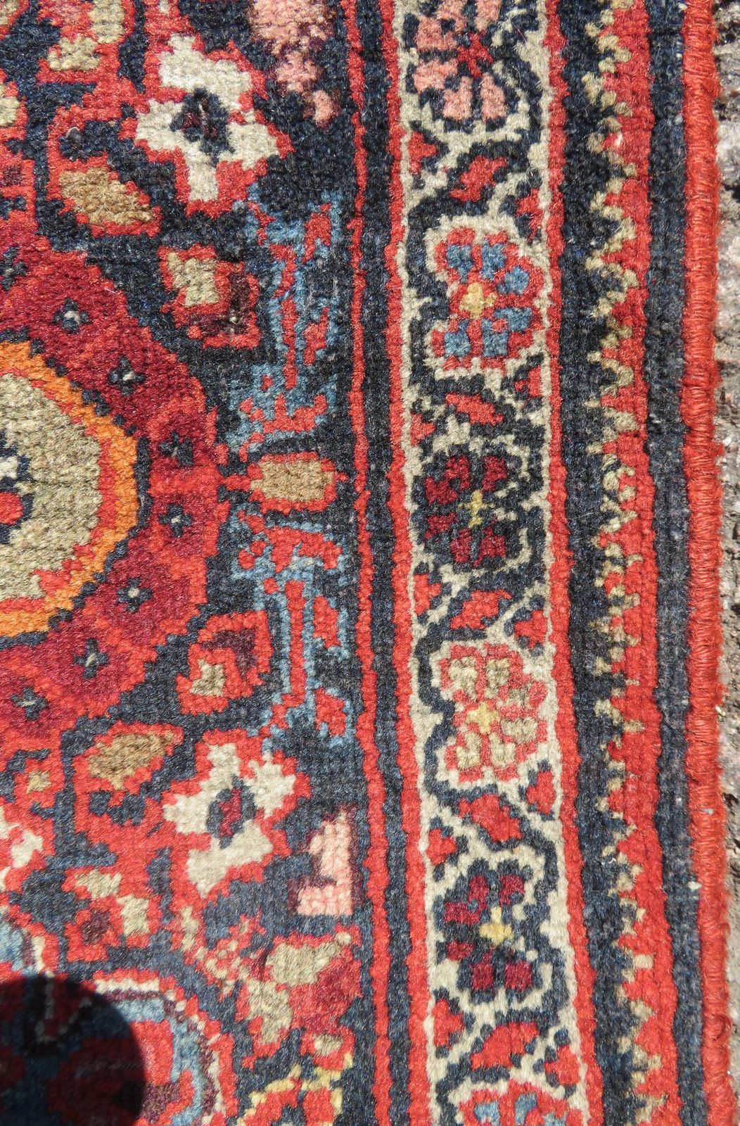 Fine Antique Rug. 204cm X 130cm photo vintage
