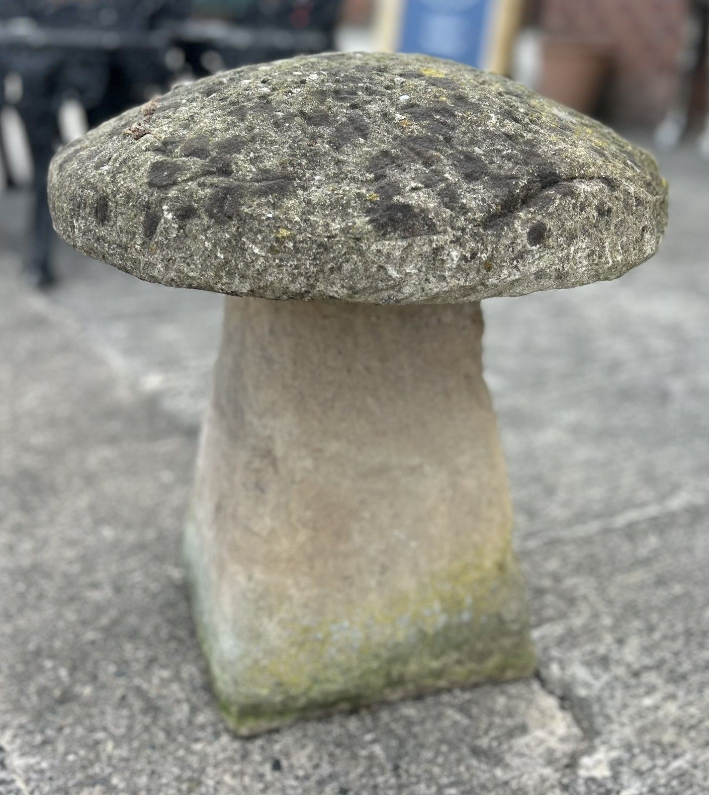 Large Vintage Country House Weathered Stone Garden Staddle Stone Mushroom photo vinterior