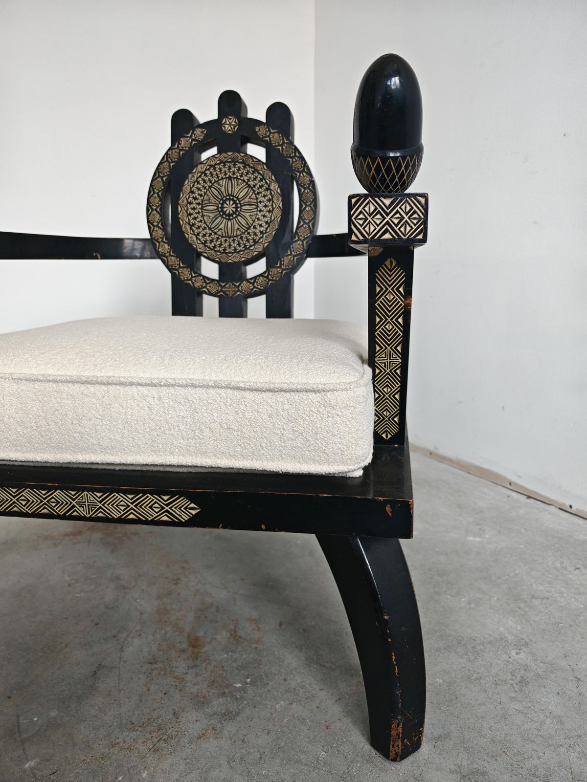 photo vintage Throne Shaped Hand Carved Armchair In Ebonized Oak By Ettore Zaccari