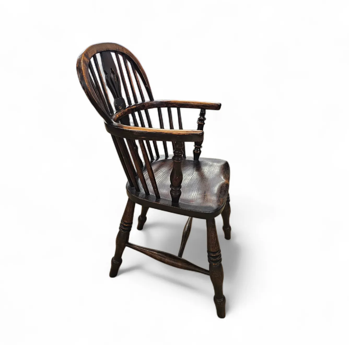 photo vintage 4 X Antique Windsor 2 Low / 2 High Spindle Back Arm Chair In Elm Wood / 19th Century.