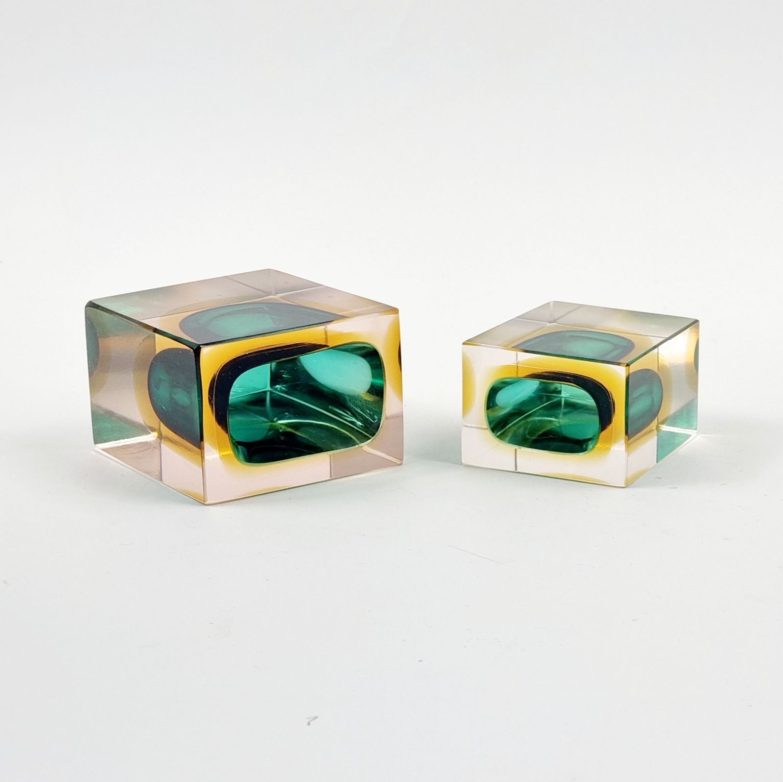 Paire de vide-poches/cendriers en verre de Murano sommerso mid-century, par Flavio Poli pour Seguso Vetri d'Arte, Italie, années 1970 photo buy
