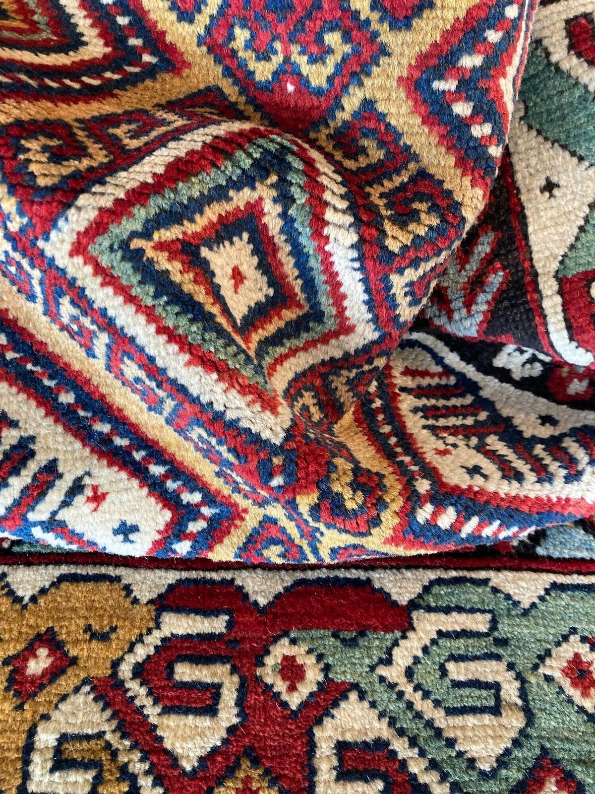 photo vintage Antique Caucasian Rug 2.58m X 1.25m
