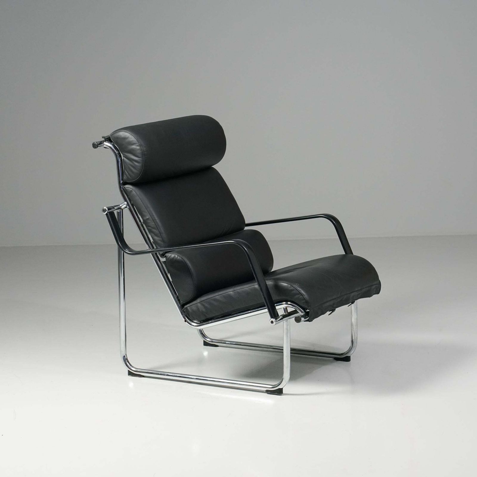 Model Remmi Armchair, Yrjö Kukkapuro, Late 20th Century photo furniture