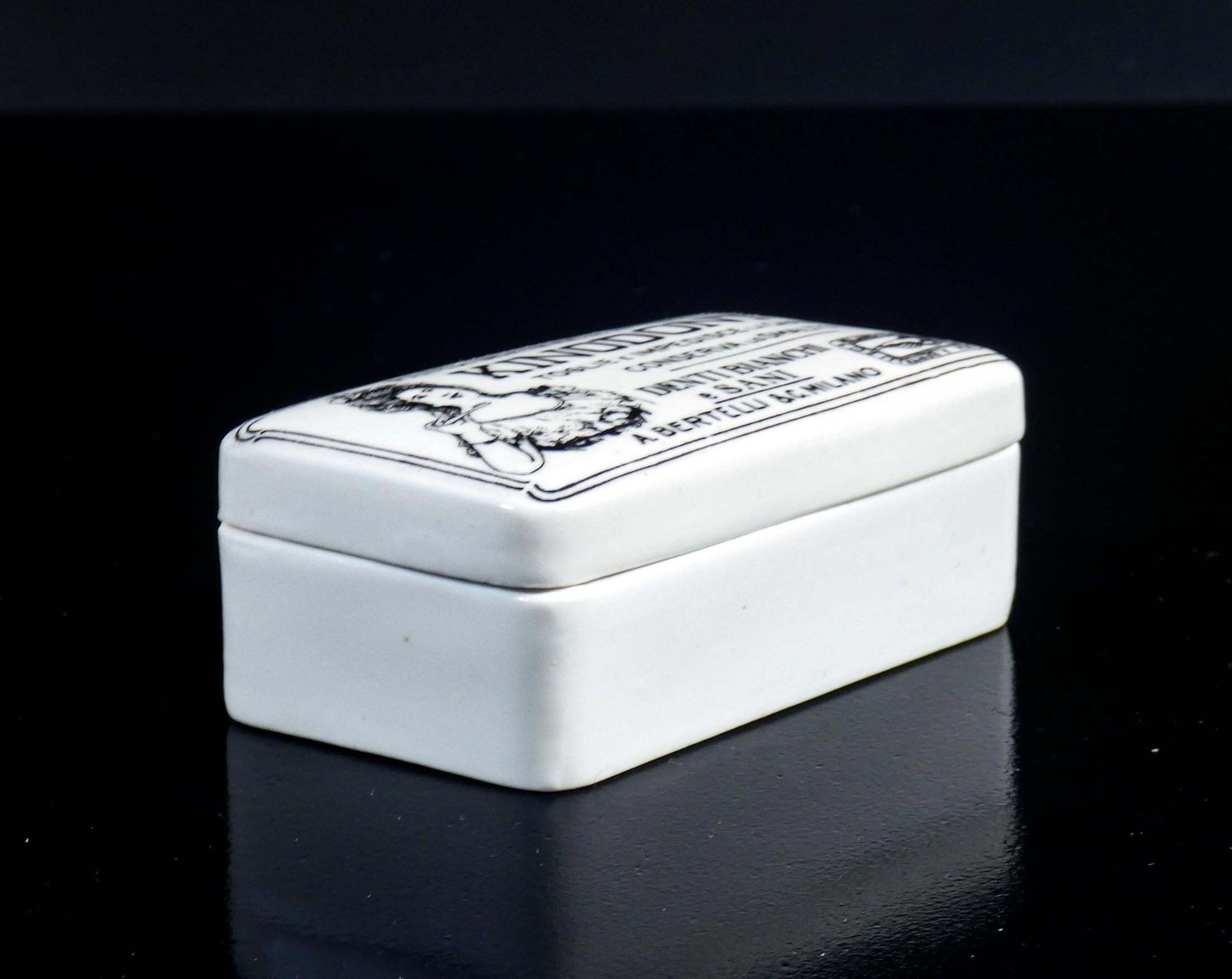 Ginori Porcelain Box With Kinodont Advertisement, Milan, Early 20th Century photo 104.0