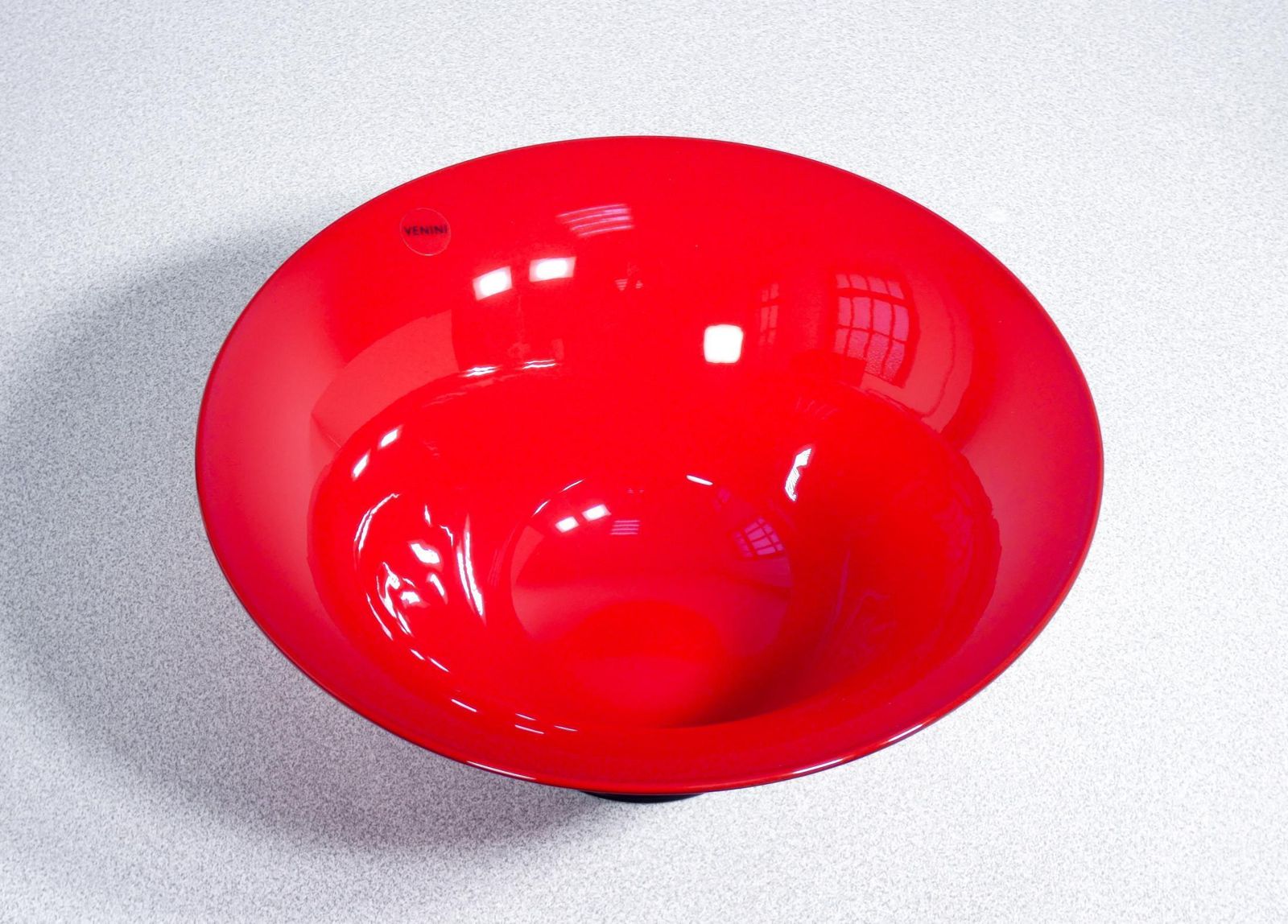 Vaso, Coppa In Vetro Soffiato Opalino Venini, Versione Rossa. Italia, 2006 photo vinterior