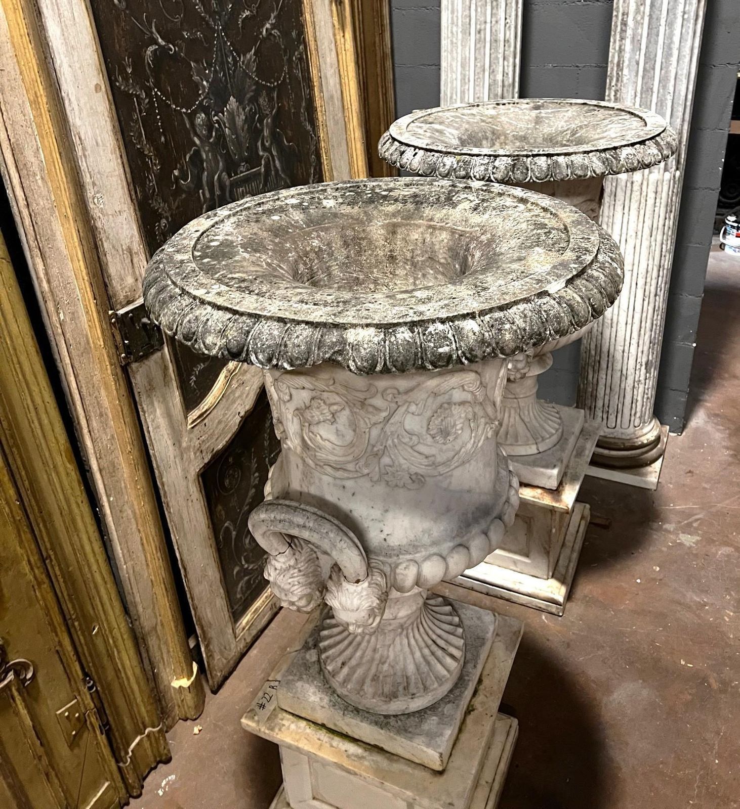 photo furniture Pair Of Vases In Carrara Marble, Italy