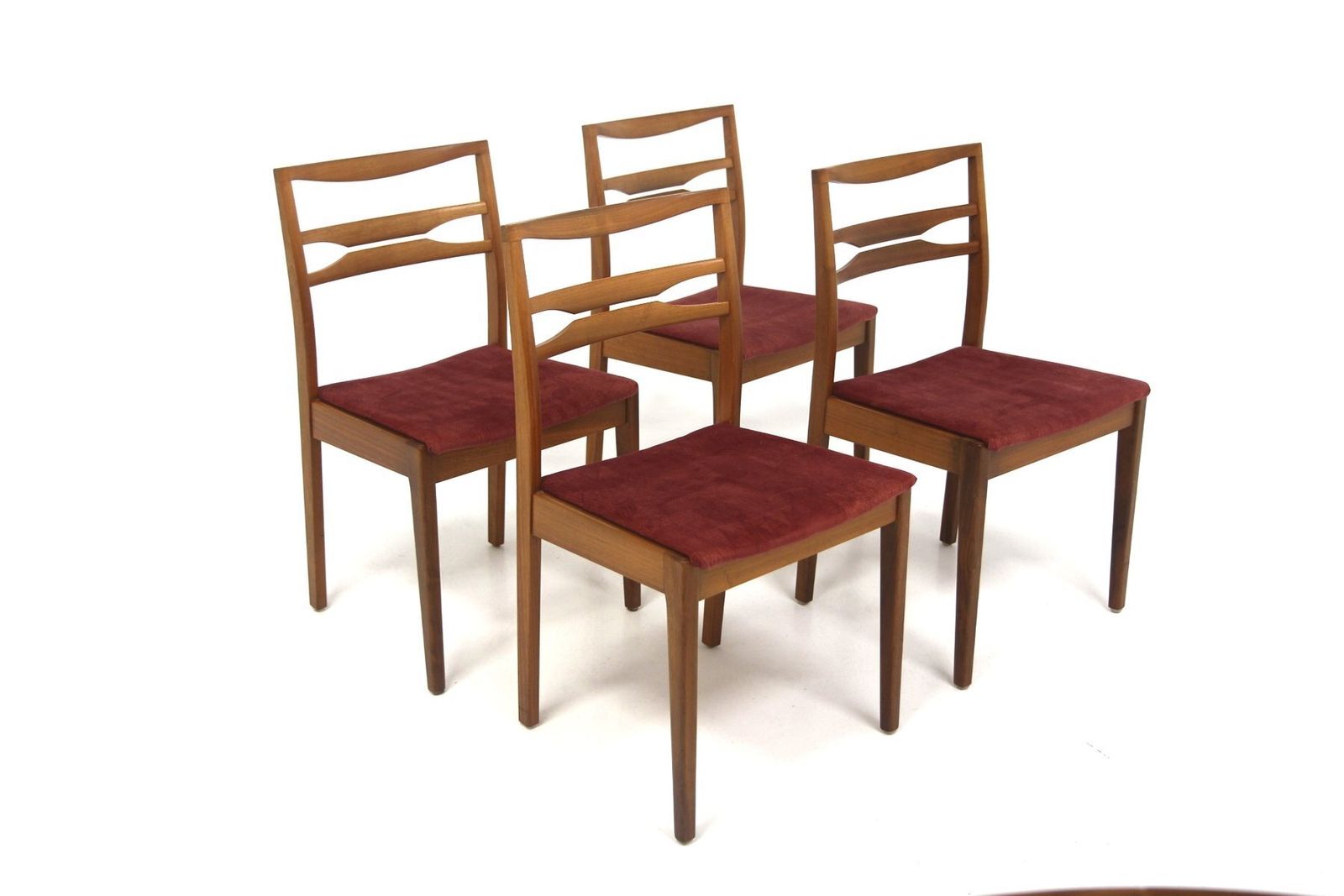 Chaises scandinaves en noyer, Suède, 1960, lot de 4 photo for sale